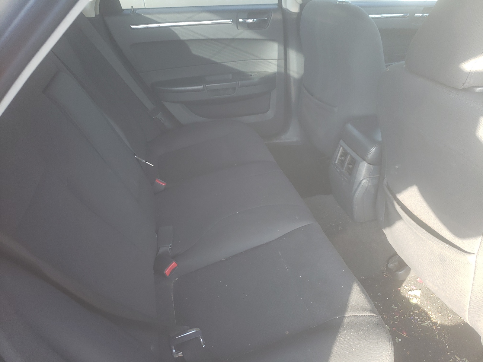 Photo 6 from auction – 2010 CHRYSLER 300 TOURIN with VIN 2C3CA4CD4AH104542