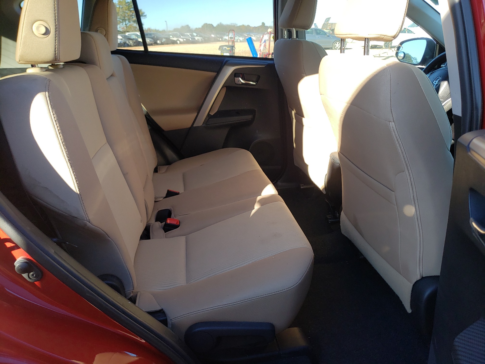 Photo 6 from auction – 2014 TOYOTA RAV4 XLE with VIN 2T3WFREVXEW127813