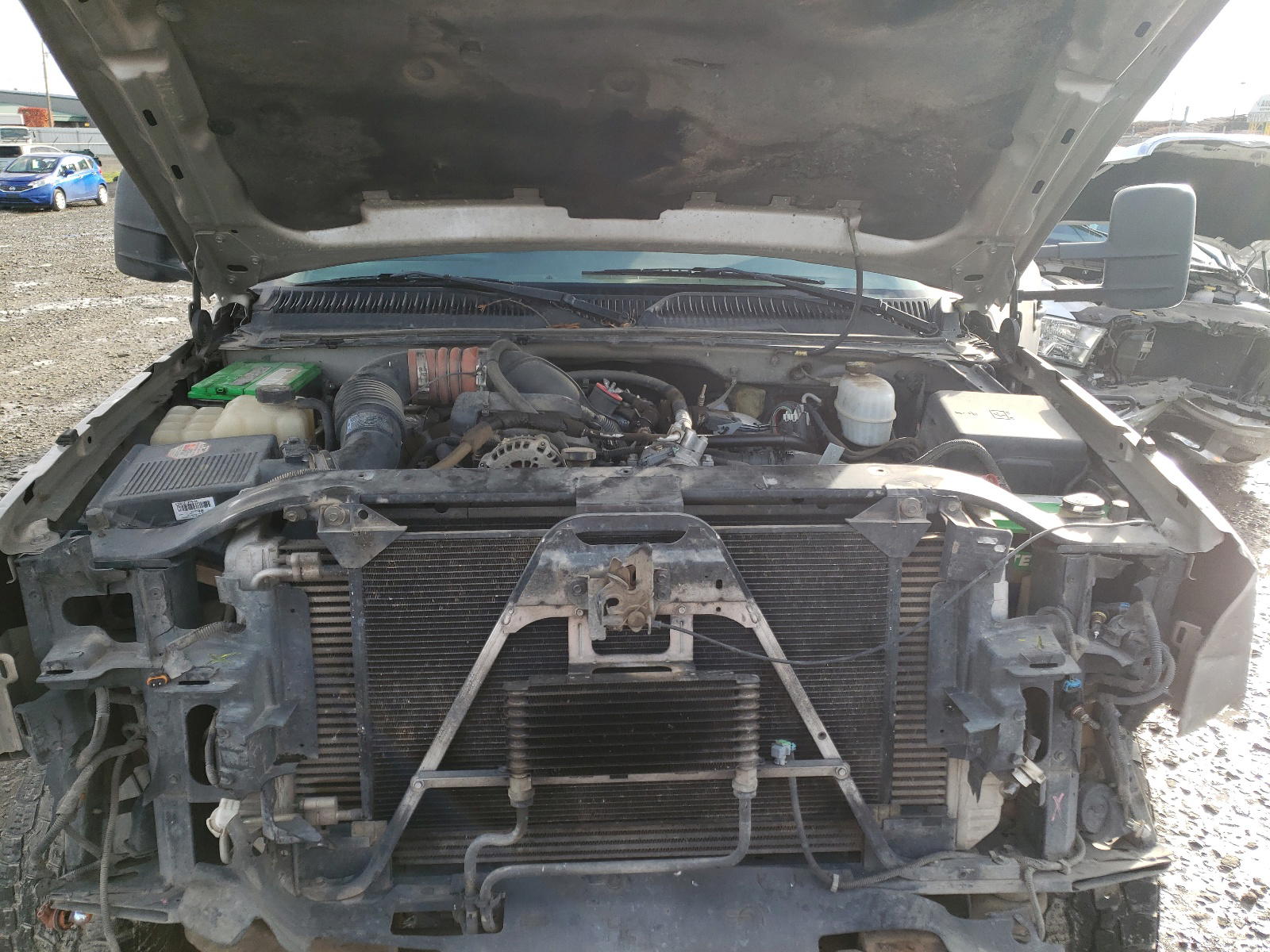 Photo 7 from auction – 2004 CHEVROLET SILVERADO with VIN 1GCHK232X4F261225
