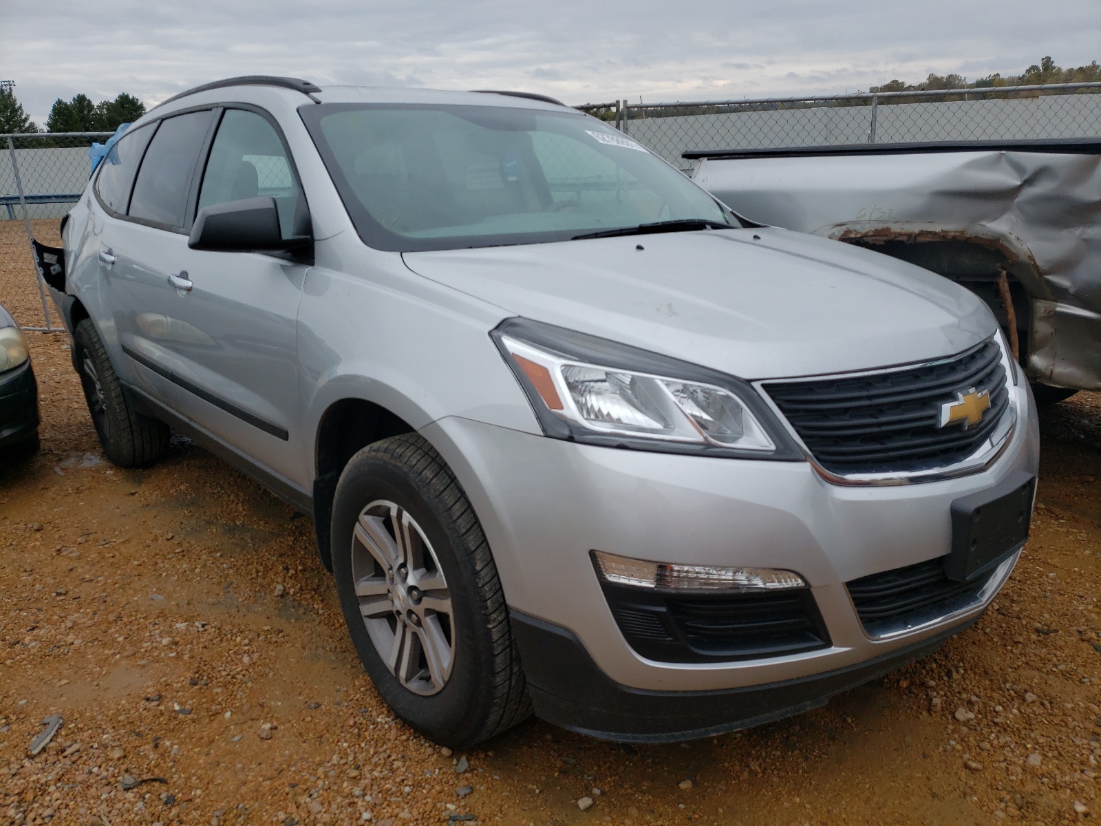 CHEVROLET TRAVERSE L 2017 z numerem VIN 1GNKRFED3HJ348210 - Zdjęcie z aukcji