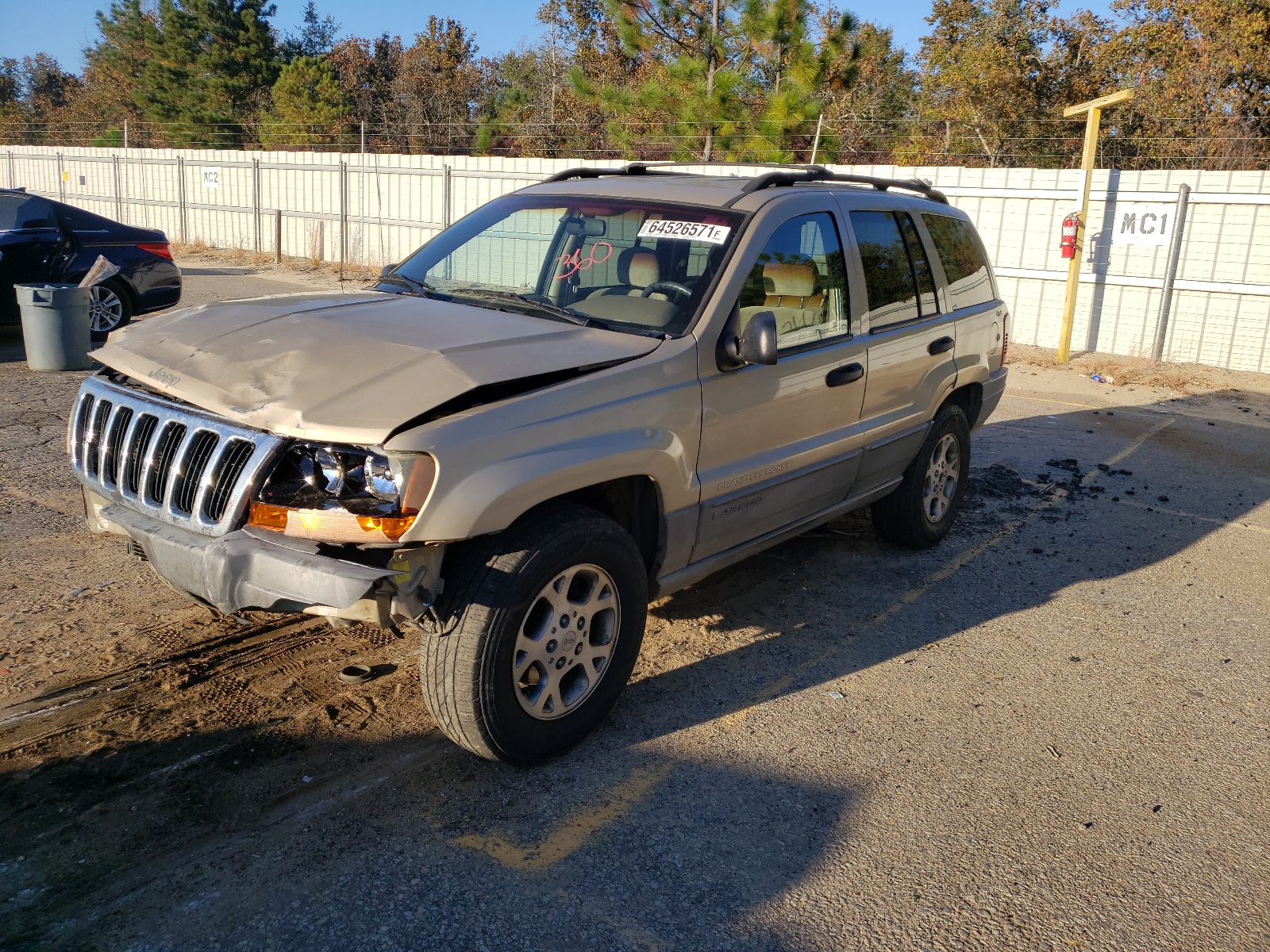 Photo 2 from auction – 2001 JEEP GRAND CHER with VIN 1J4GW48S71C704782