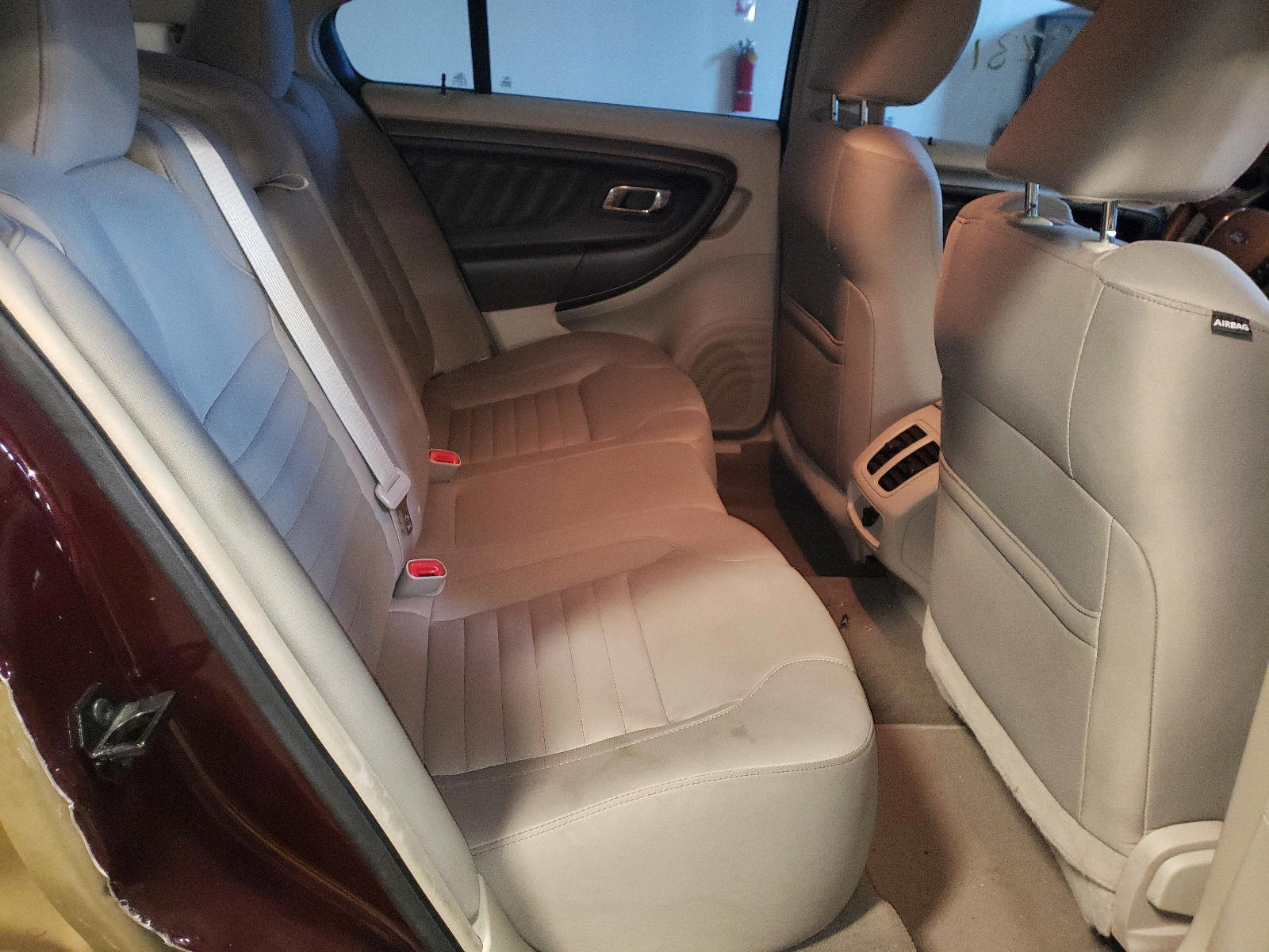 Photo 6 from auction – 2011 FORD TAURUS SE with VIN 1FAHP2DW8BG109802