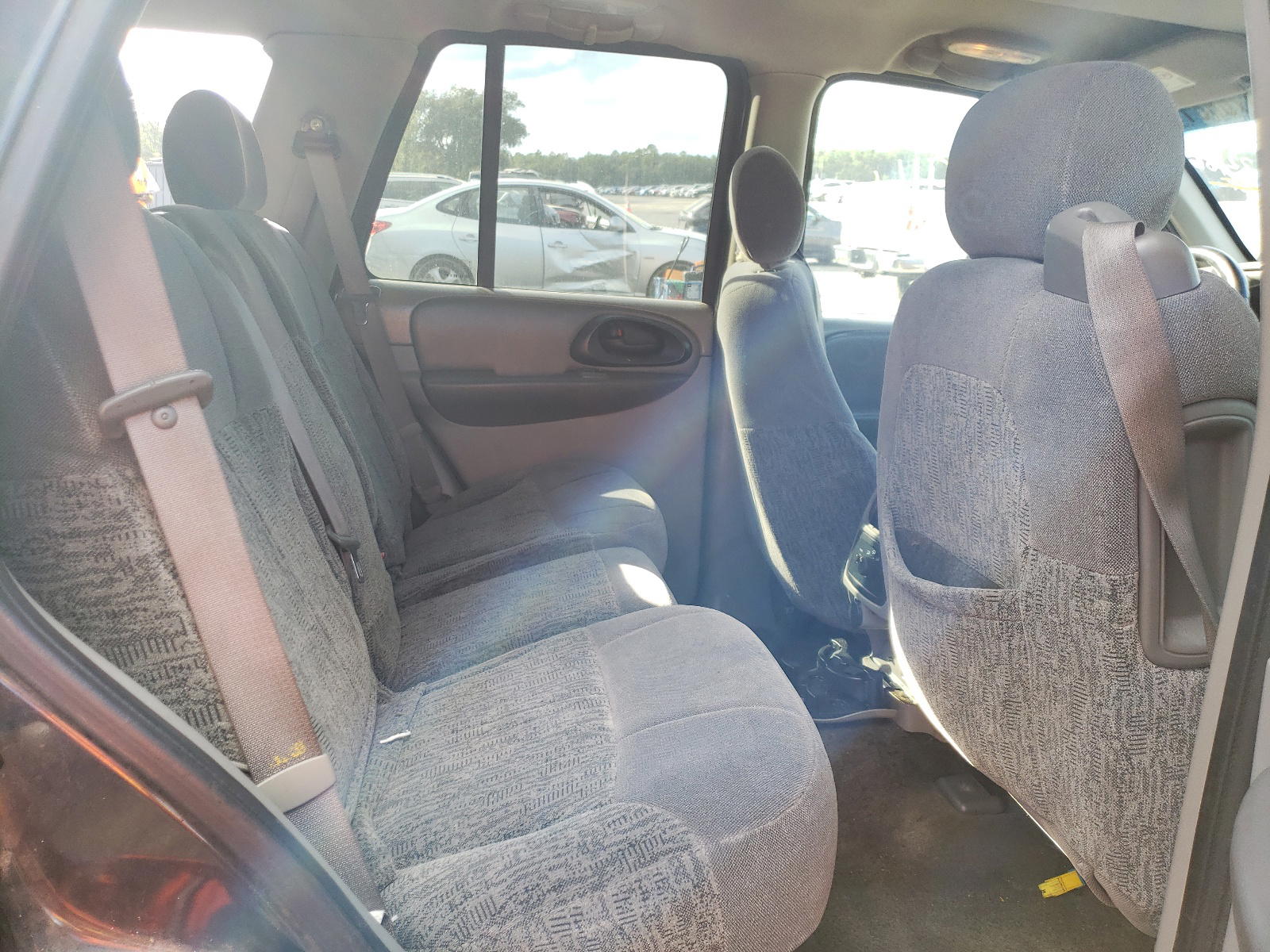 Photo 6 from auction – 2003 CHEVROLET TRAILBLAZE with VIN 1GNDS13S032163486