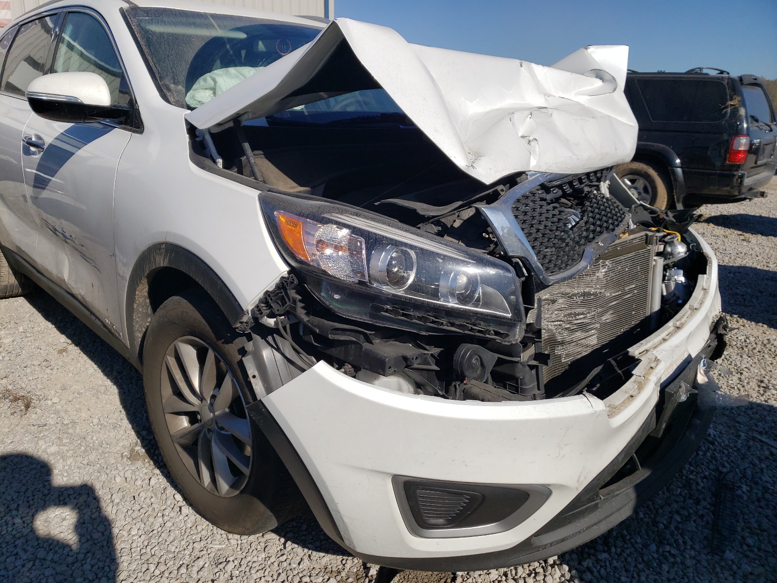 Photo 9 from auction – 2017 KIA SORENTO LX with VIN 5XYPGDA50HG216254