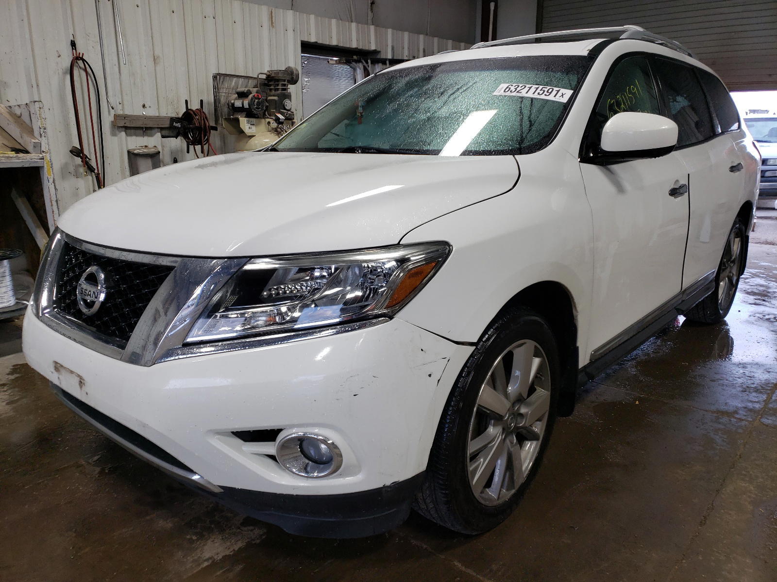 Photo 2 from auction – 2013 NISSAN PATHFINDER with VIN 5N1AR2MM3DC677322