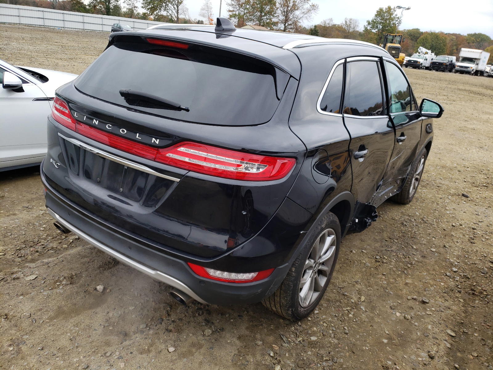 Photo 4 from auction – 2019 LINCOLN MKC SELECT with VIN 5LMCJ2D92KUL20486