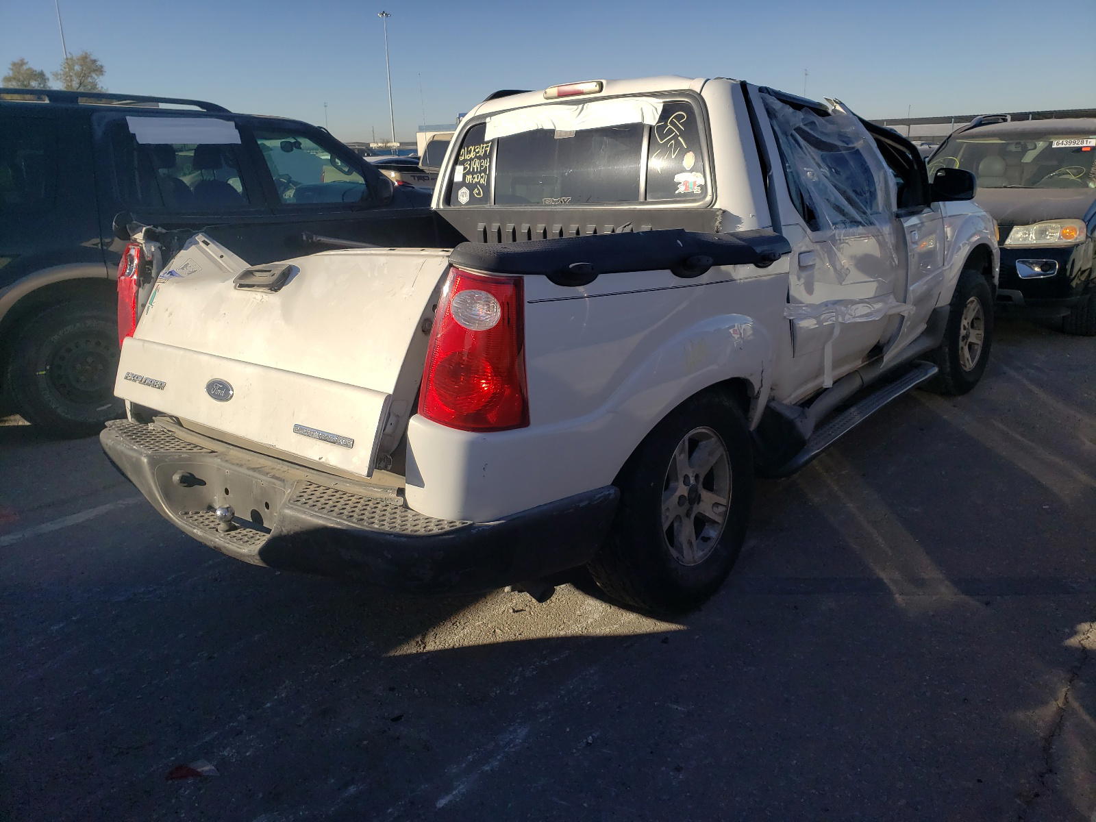 Photo 4 from auction – 2005 FORD EXPLORER S with VIN 1FMZU67K65UB44248