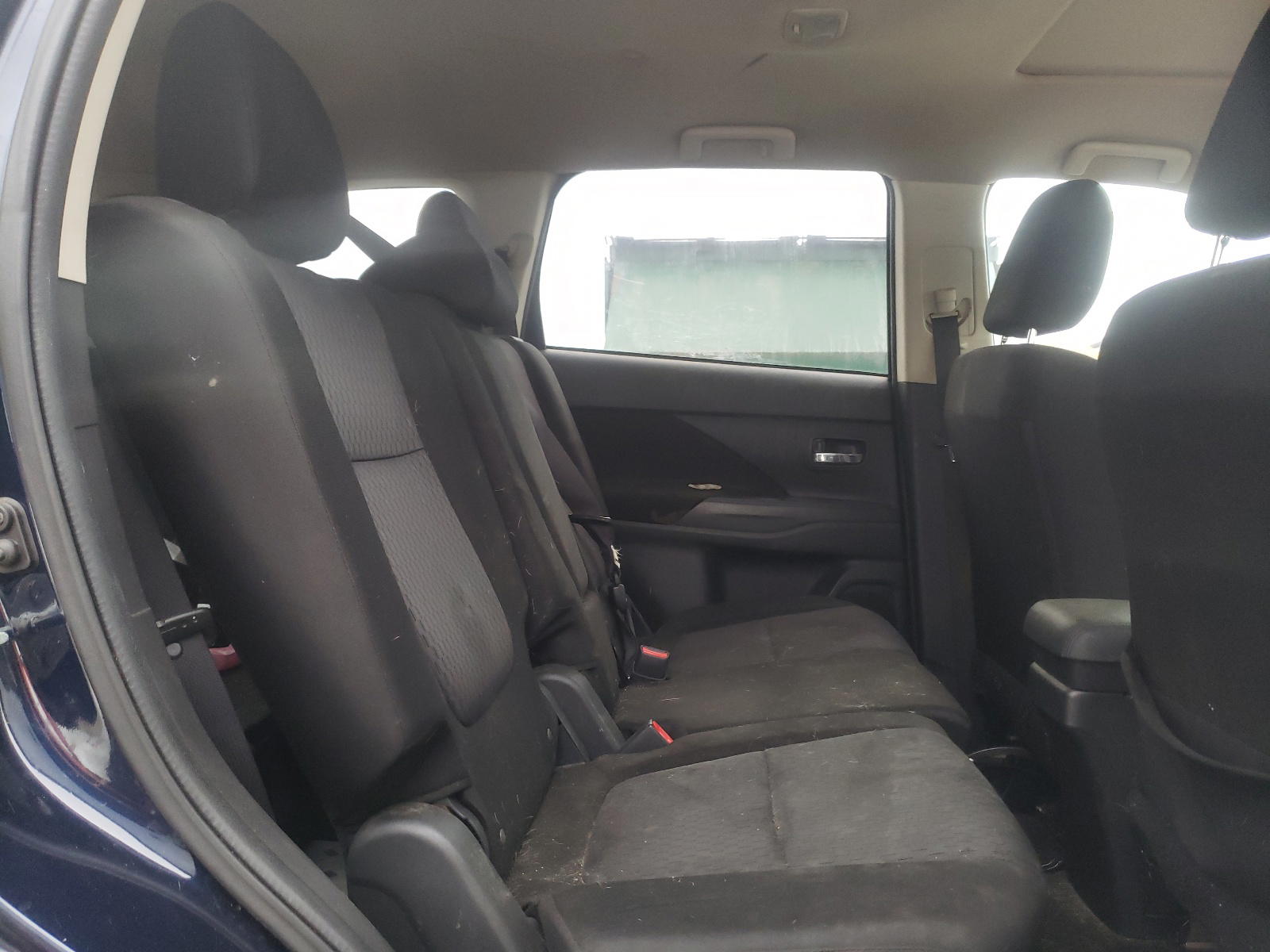 Photo 6 from auction – 2015 MITSUBISHI OUTLANDER with VIN JA4AZ3A3XEZ005997