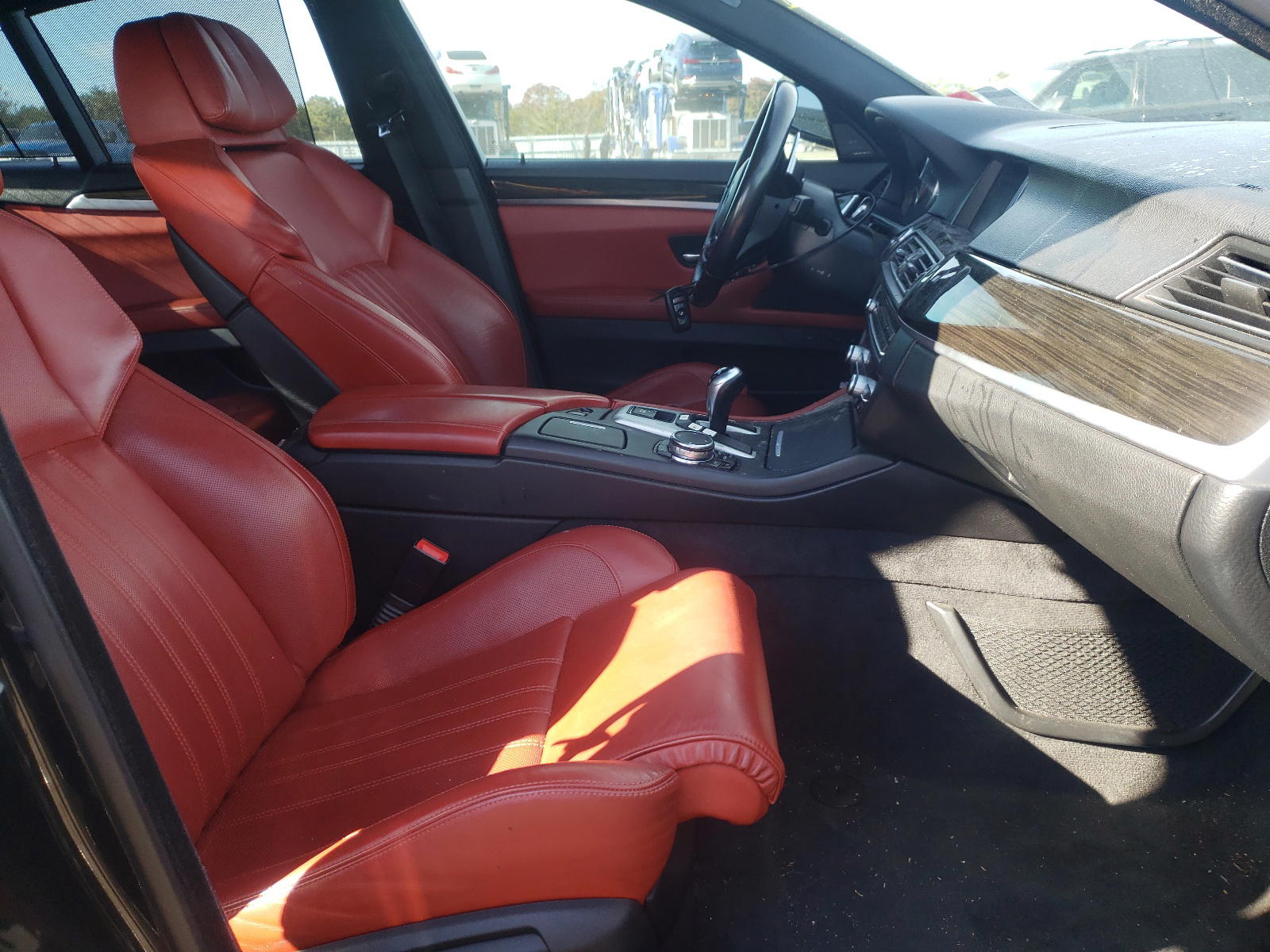 Photo 5 from auction – 2015 BMW M5 with VIN WBSFV9C55FD594635