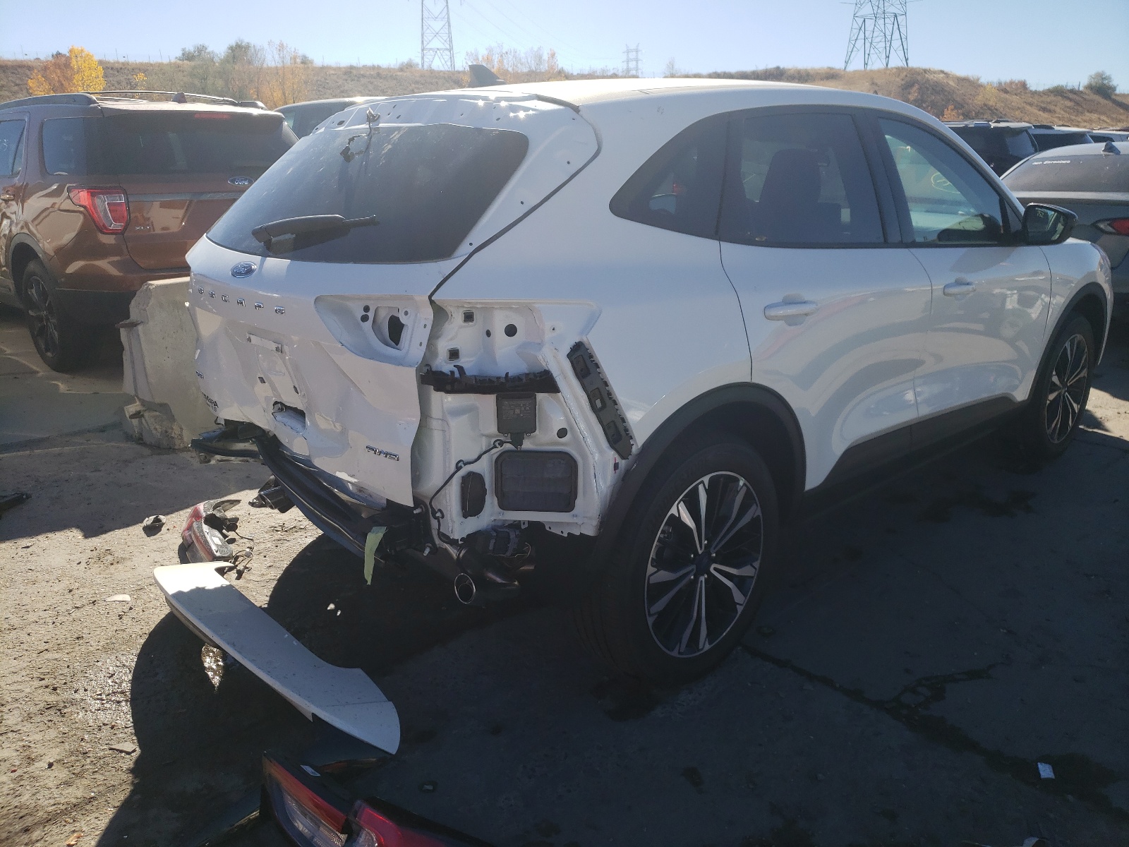 Photo 4 from auction – 2021 FORD ESCAPE SE with VIN 1FMCU9G67MUA33183