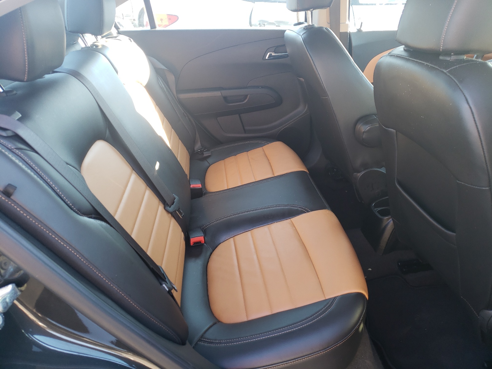 Photo 6 from auction – 2015 CHEVROLET SONIC LTZ with VIN 1G1JE5SB3F4213052
