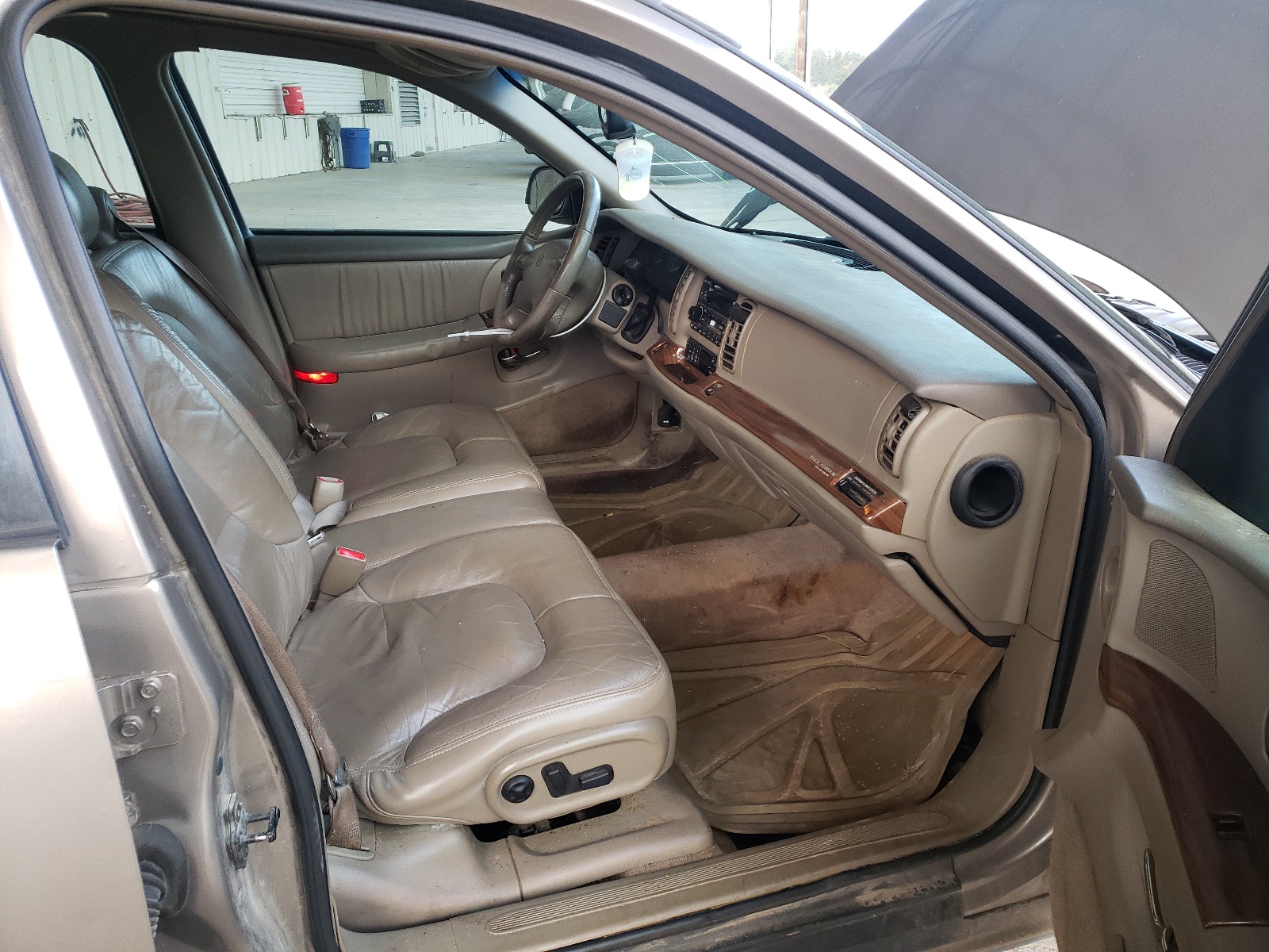 Photo 5 from auction – 2002 BUICK PARK AVENU with VIN 1G4CW54K224242008