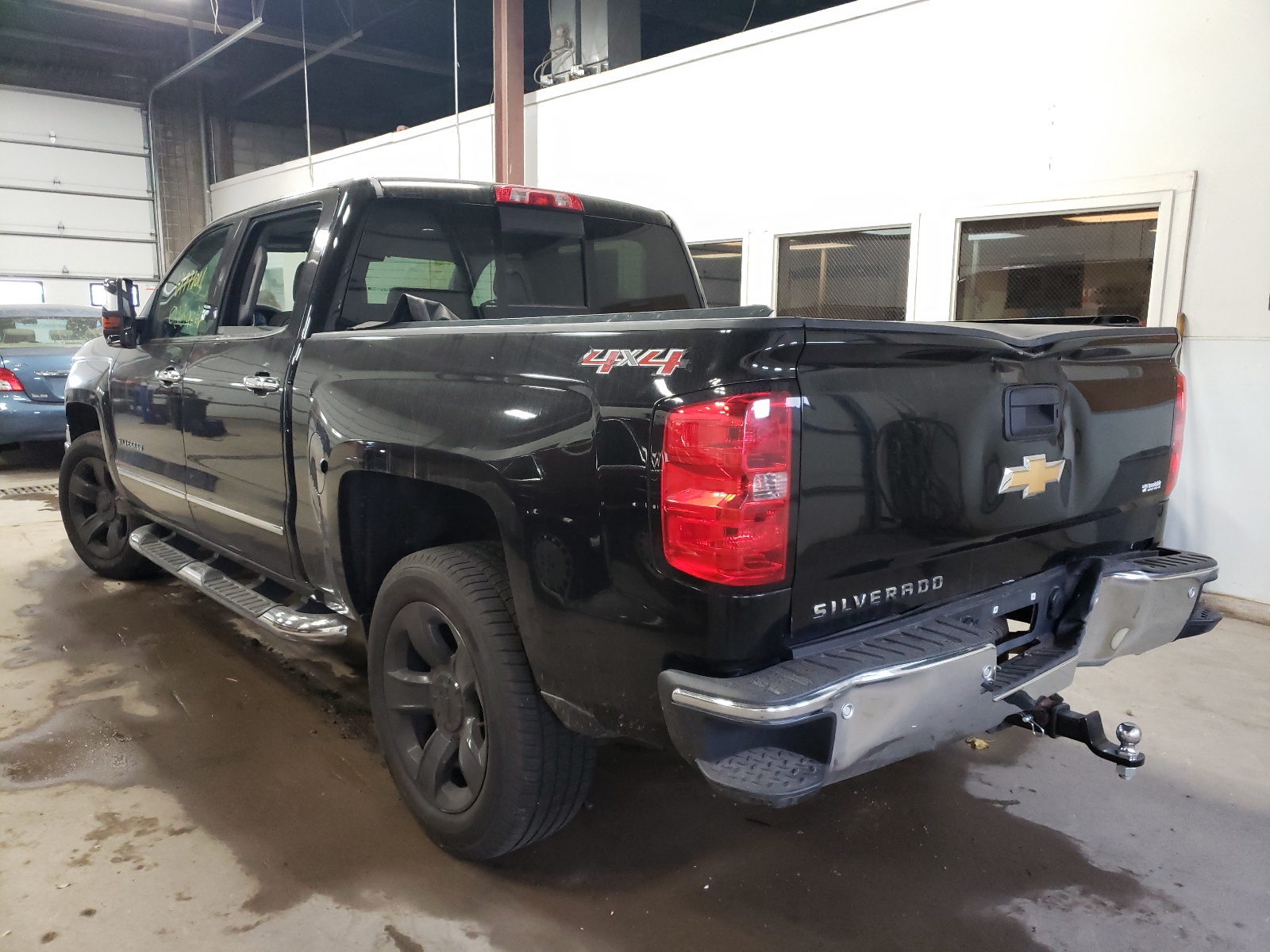 Фото 3 с аукциона – 2015 CHEVROLET SILVERADO с VIN 3GCUKSEC3FG329242