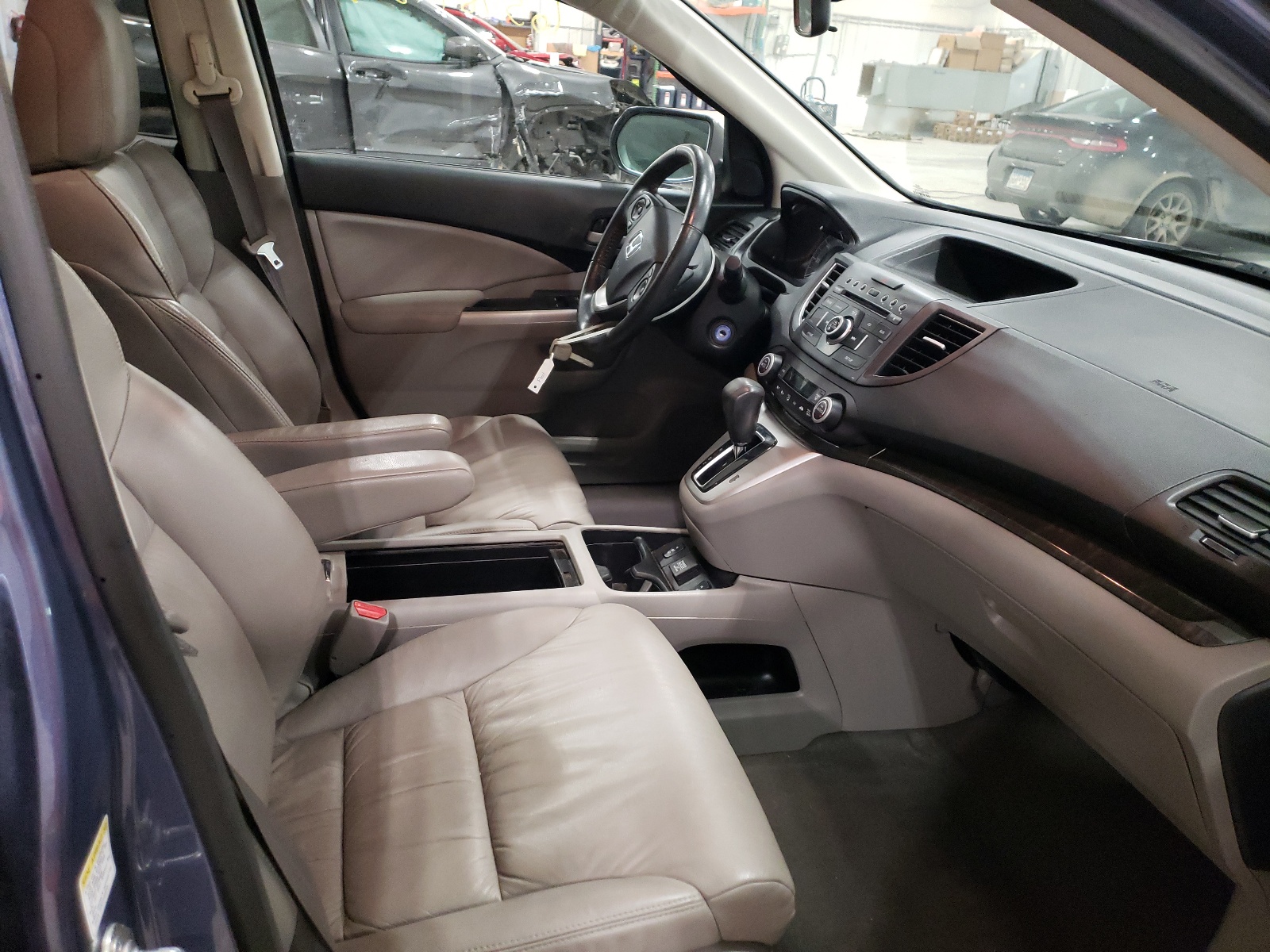 Photo 5 from auction – 2014 HONDA CR-V EXL with VIN 2HKRM4H76EH645251