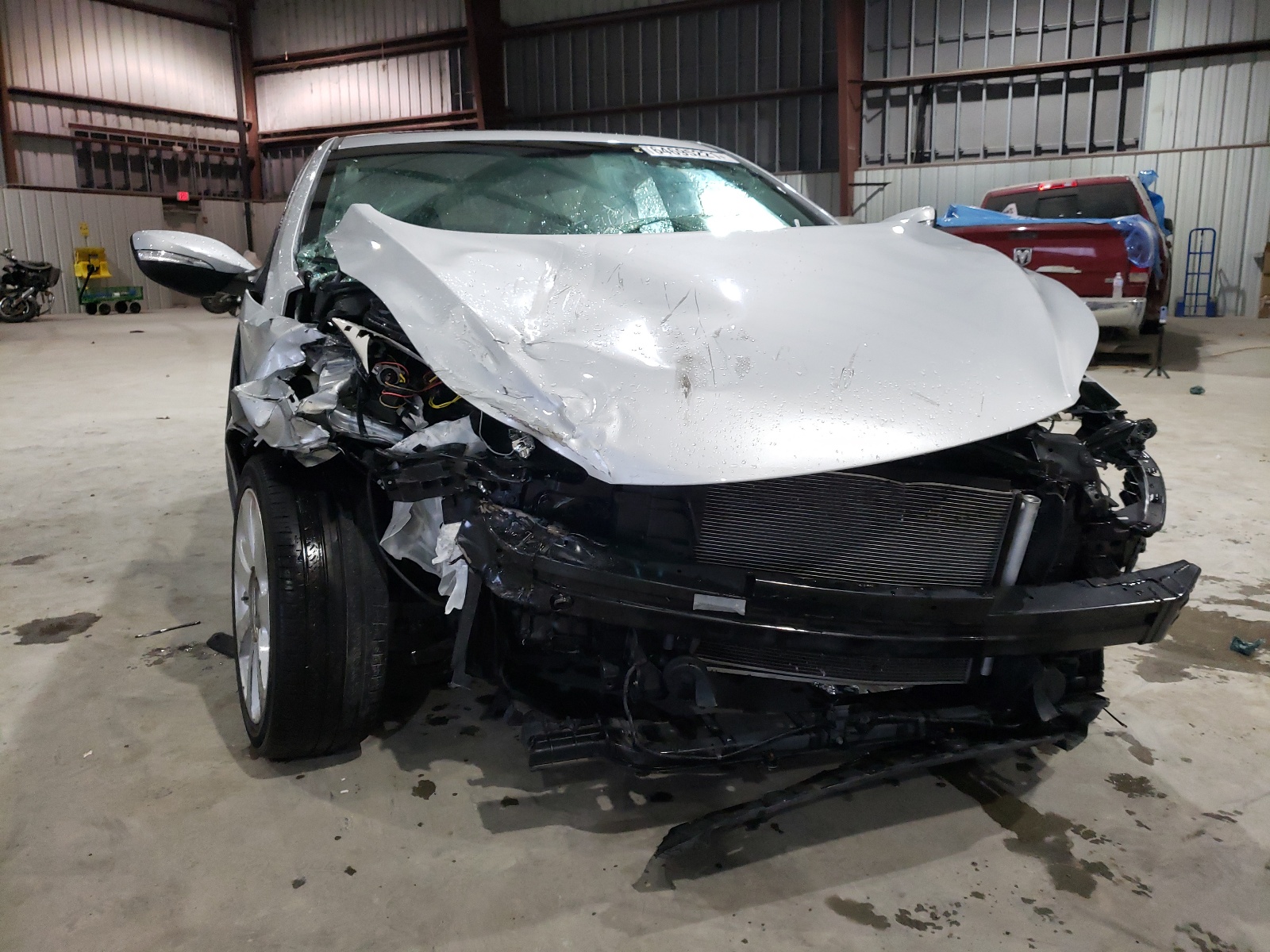 Photo 9 from auction – 2013 HYUNDAI ELANTRA GL with VIN 5NPDH4AE2DH229283
