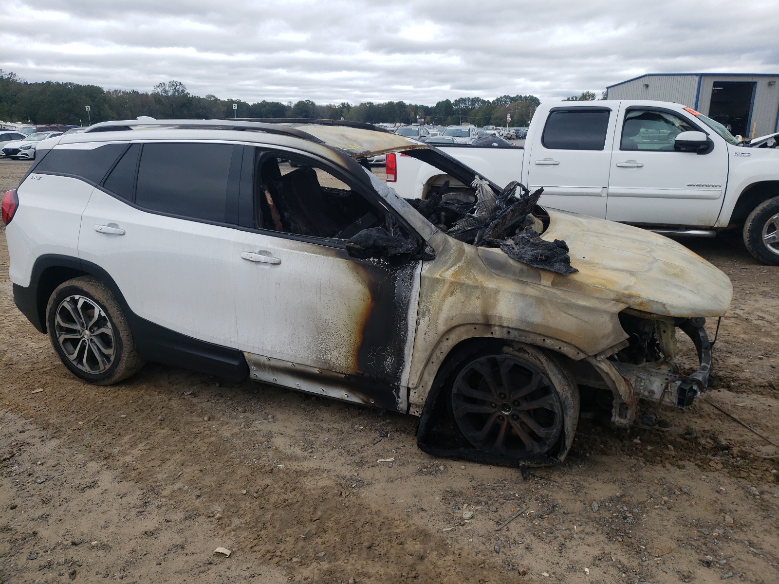 Photo 9 from auction – 2020 GMC TERRAIN SL with VIN 3GKALPEX9LL237379