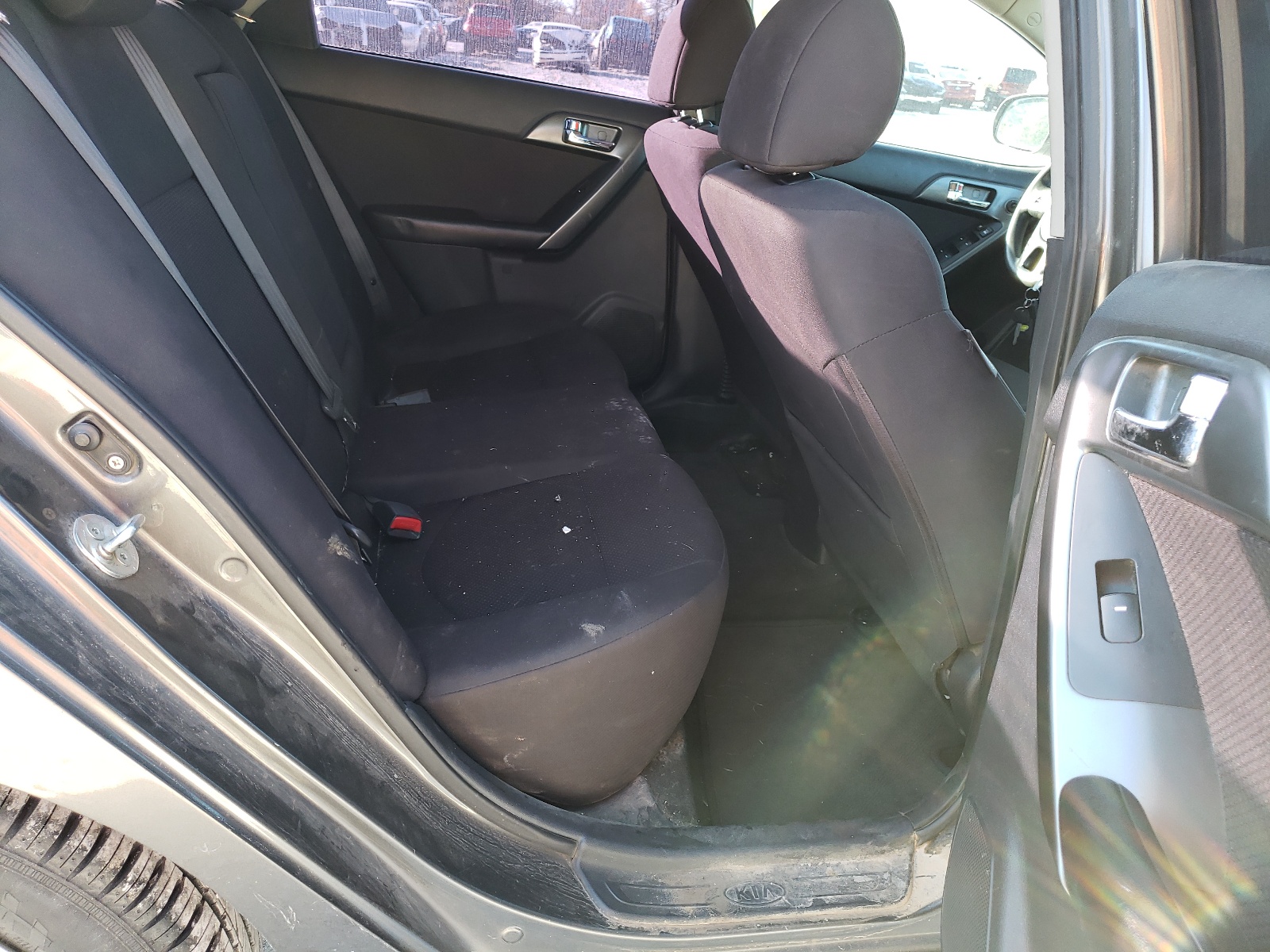 Zdjęcie 6 z aukcji – 2013 KIA FORTE EX z VIN KNAFU4A25D5691022