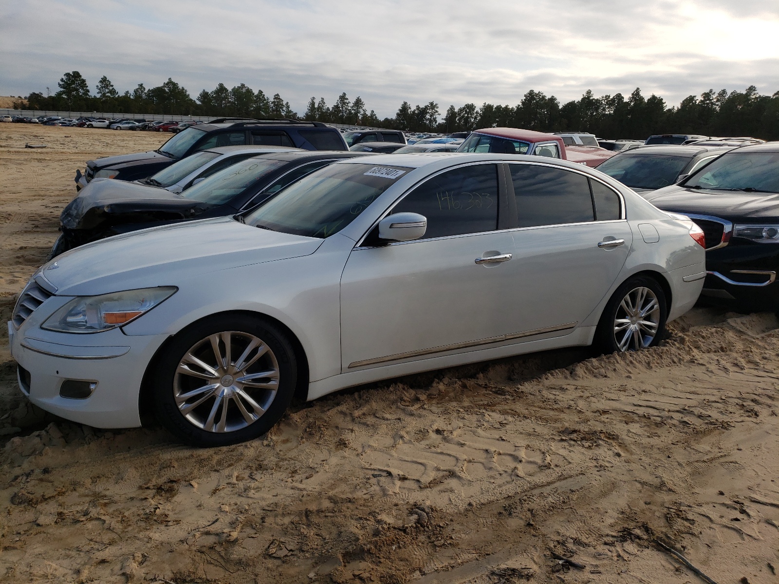 Photo 9 from auction – 2011 HYUNDAI GENESIS 4. with VIN KMHGC4DF7BU121966