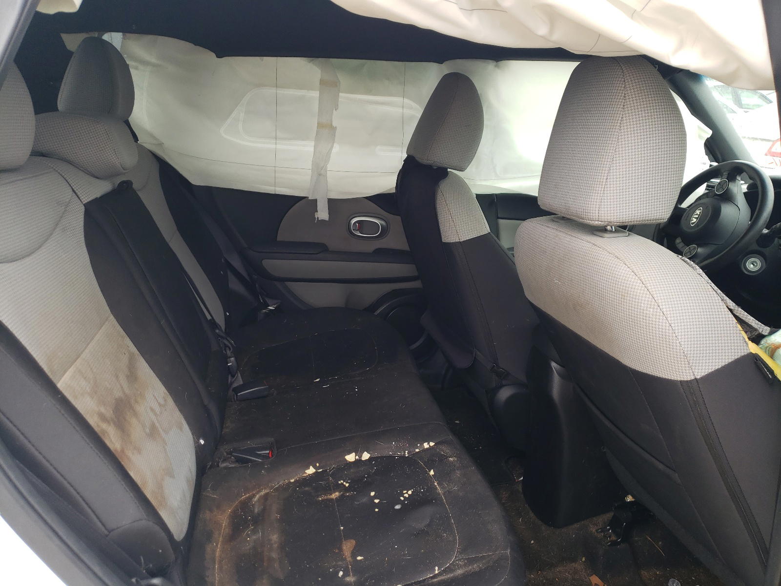 Photo 6 from auction – 2014 KIA SOUL with VIN KNDJN2A27E7716930