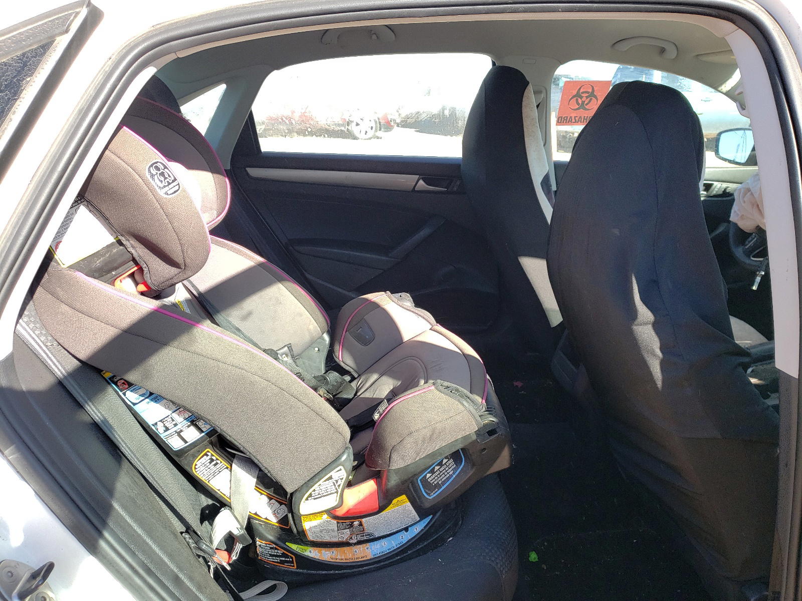 Photo 6 from auction – 2014 VOLKSWAGEN PASSAT S with VIN 1VWAP7A39EC002415