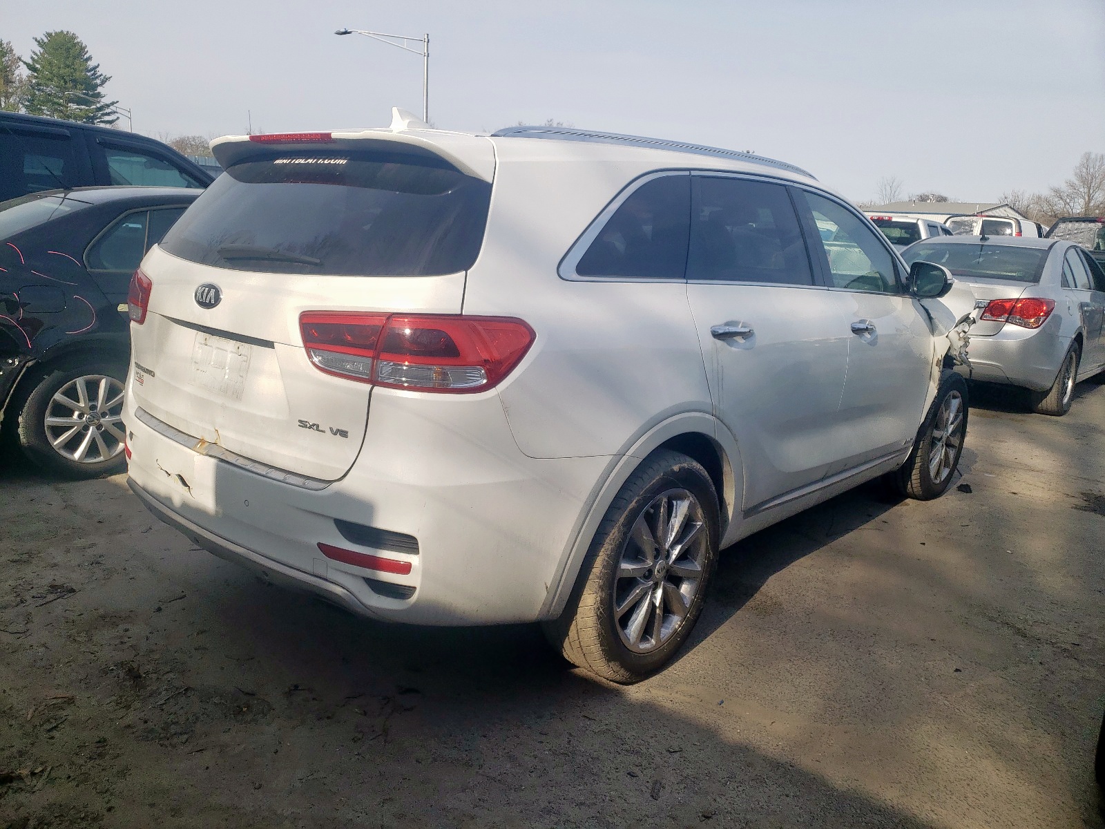 Photo 4 from auction – 2016 KIA SORENTO SX with VIN 5XYPKDA56GG087790