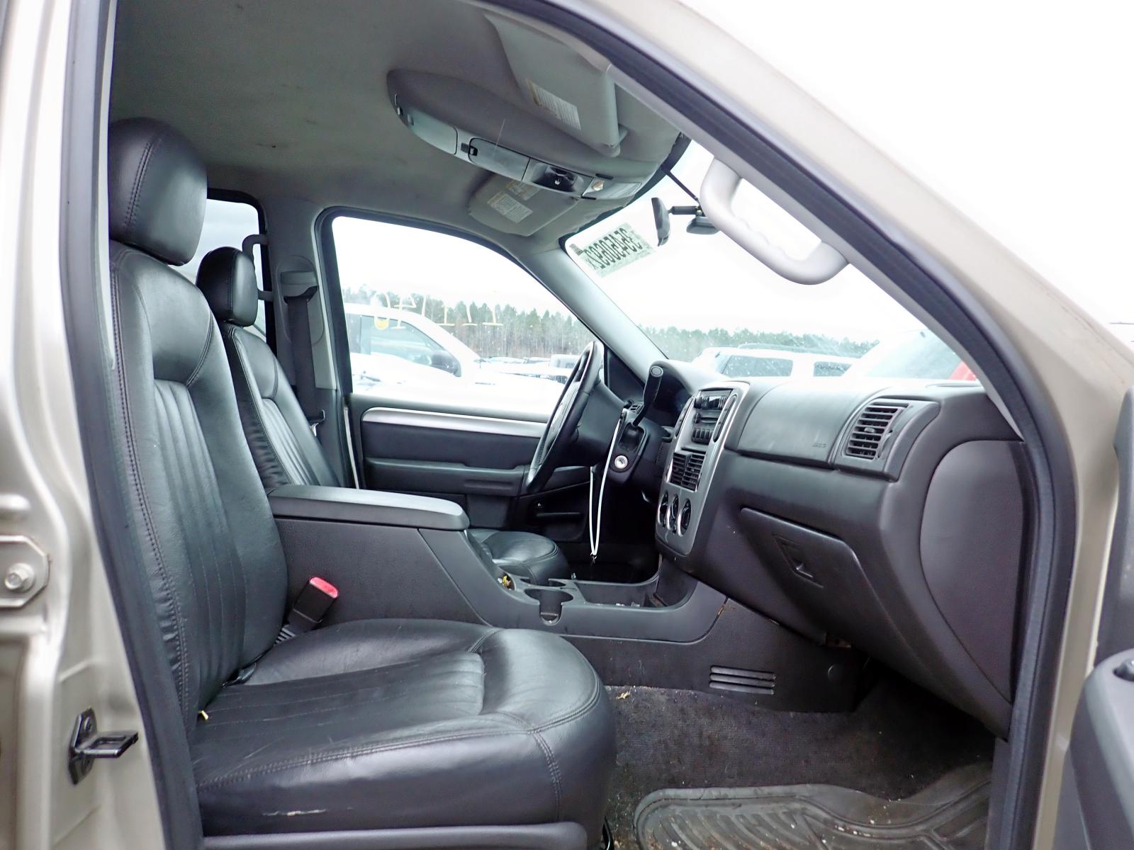Photo 5 from auction – 2005 MERCURY MOUNTAINEE with VIN 4M2ZU66K65UJ05255