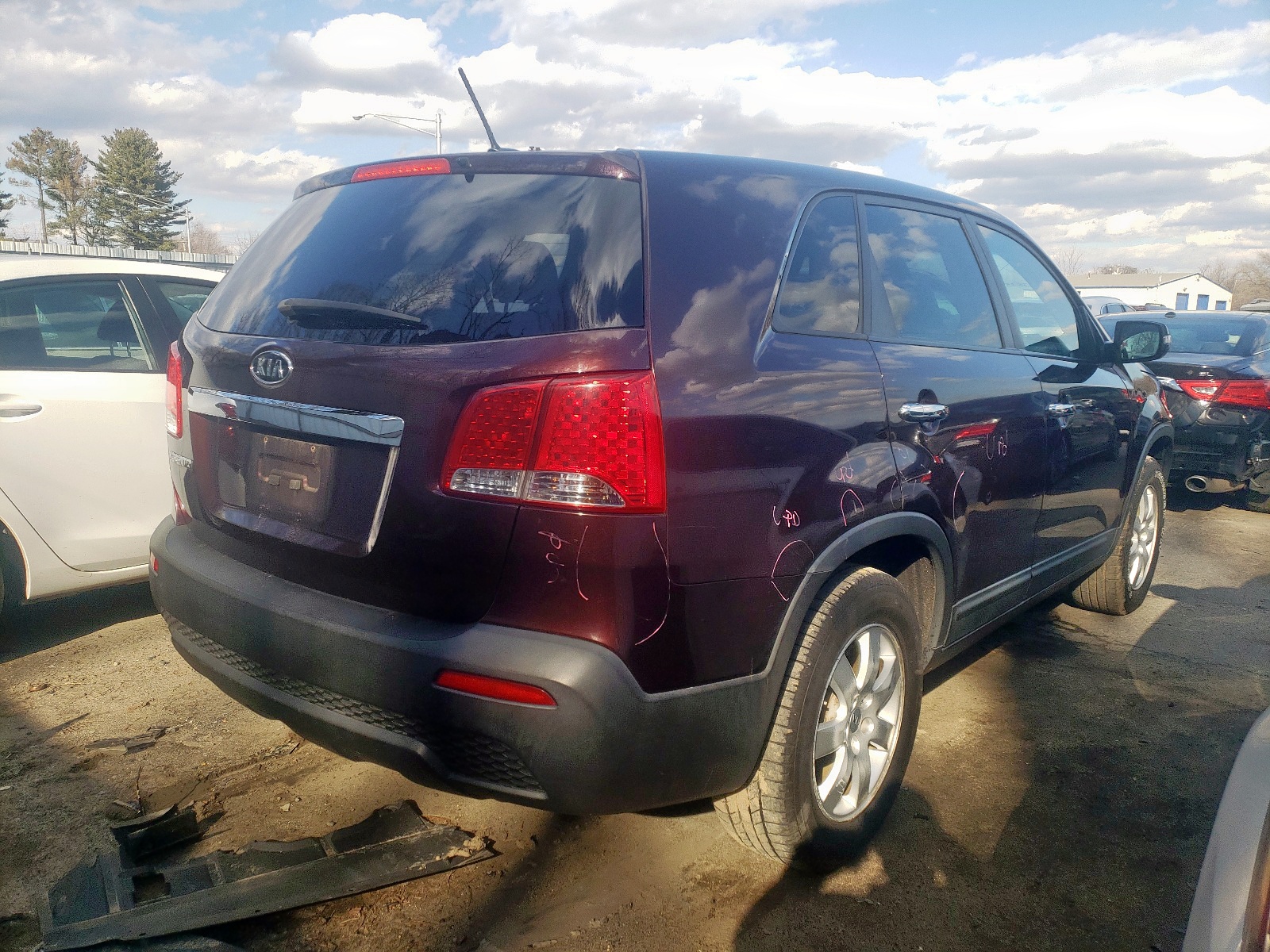 Photo 4 from auction – 2013 KIA SORENTO LX with VIN 5XYKT3A18DG325620