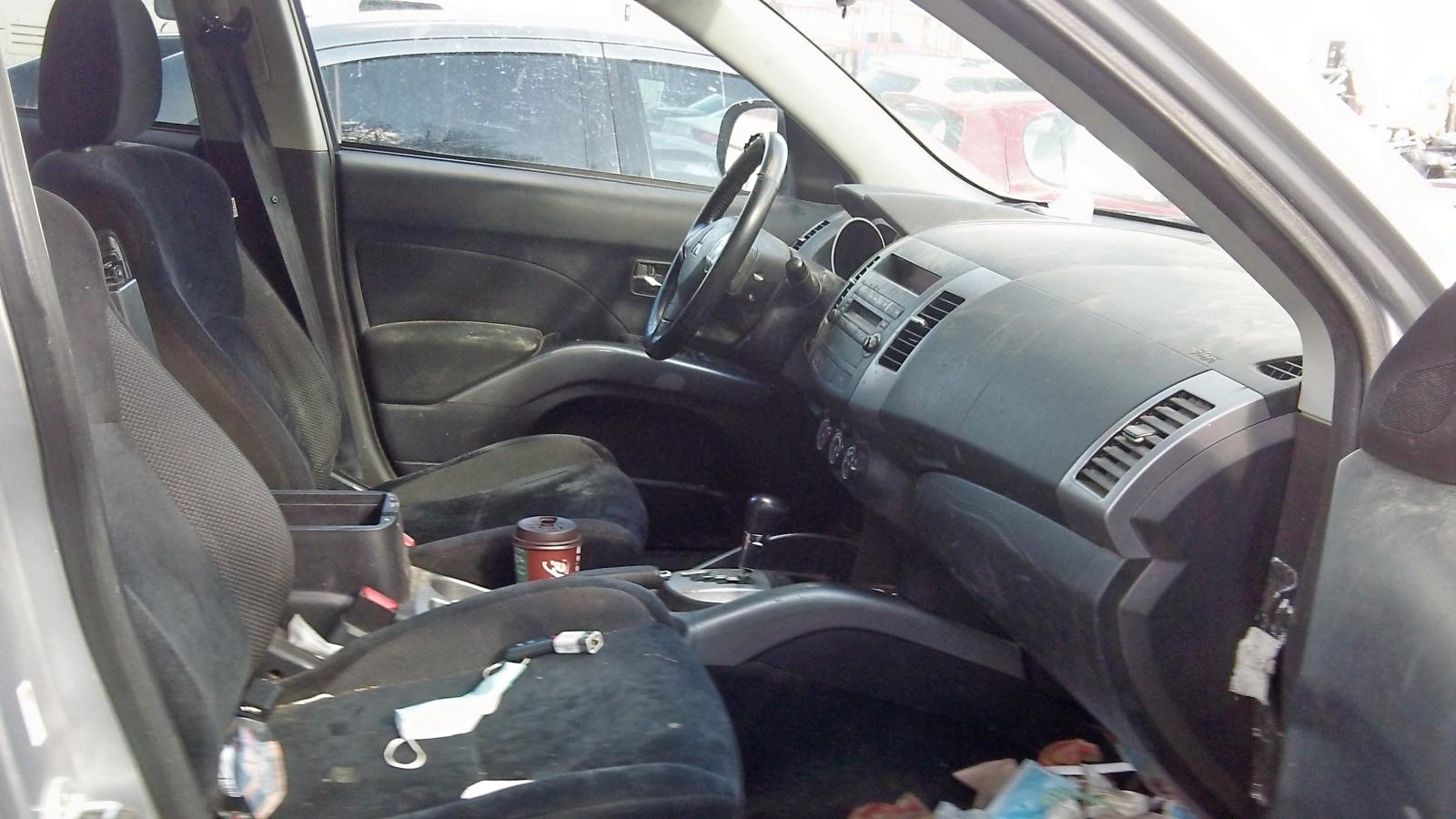 Photo 5 from auction – 2011 MITSUBISHI OUTLANDER with VIN JA4JT3AX0BU602279
