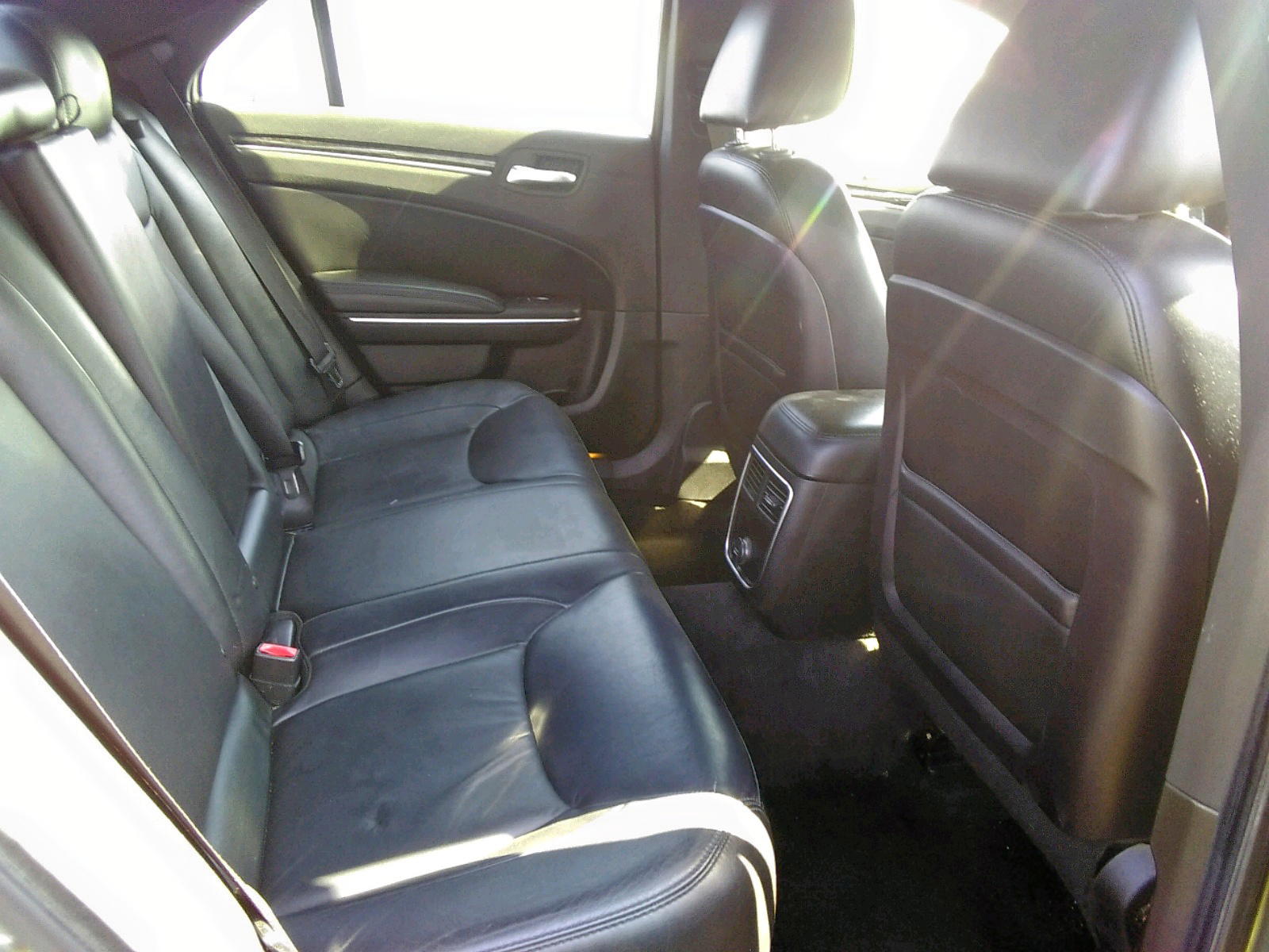 Photo 6 from auction – 2011 CHRYSLER 300 LIMITE with VIN 2C3CA5CG7BH535930