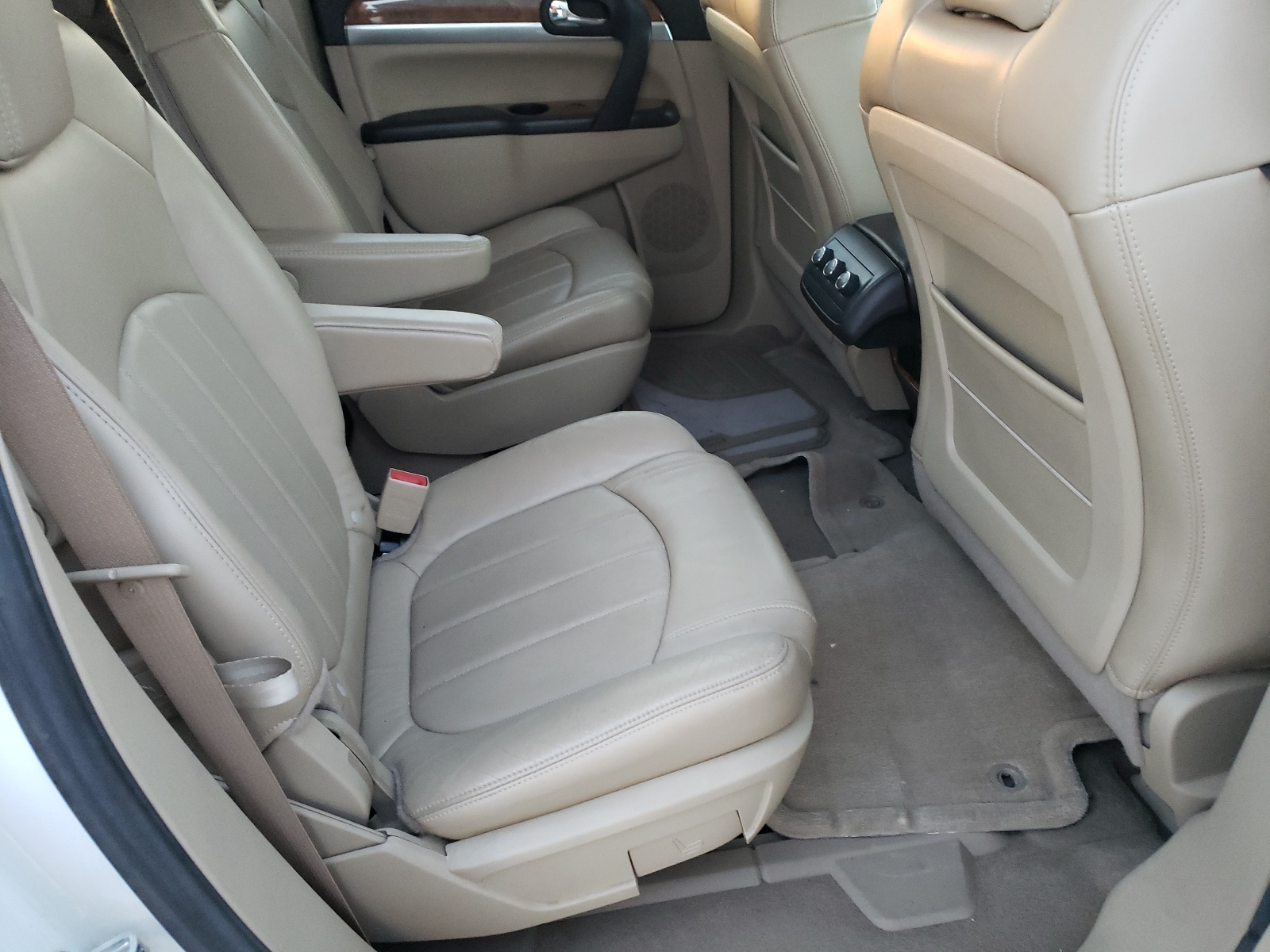 Фото 6 с аукциона – 2009 BUICK ENCLAVE CX с VIN 5GAER23D19J165117