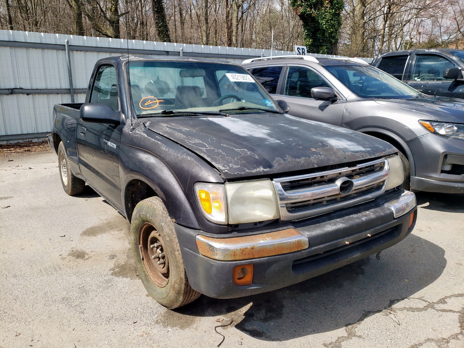 Photo 1 from auction – 2000 TOYOTA TACOMA with VIN 5TENL42N2YZ697163