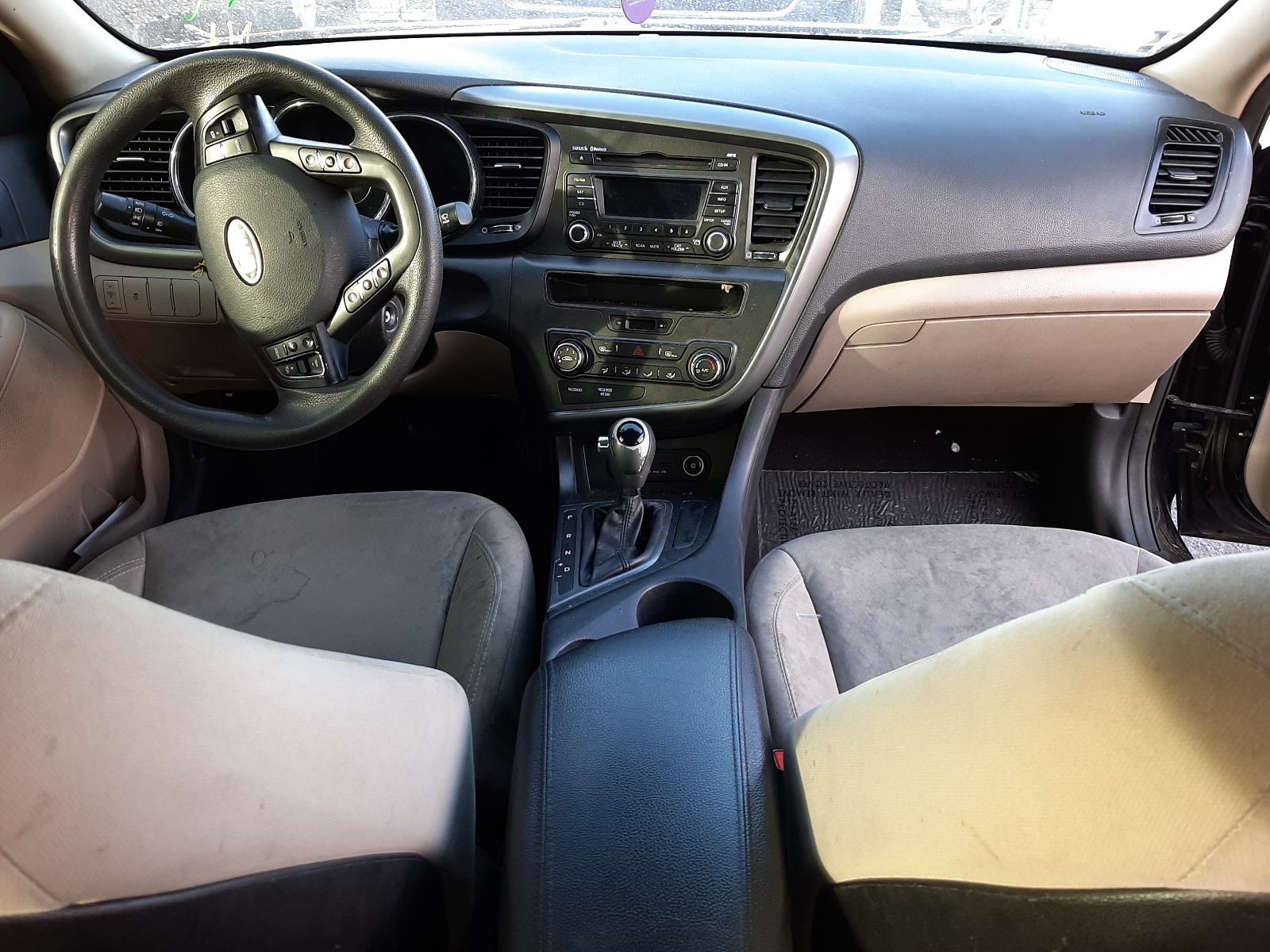 Photo 9 from auction – 2012 KIA OPTIMA LX with VIN 5XXGM4A78CG059810