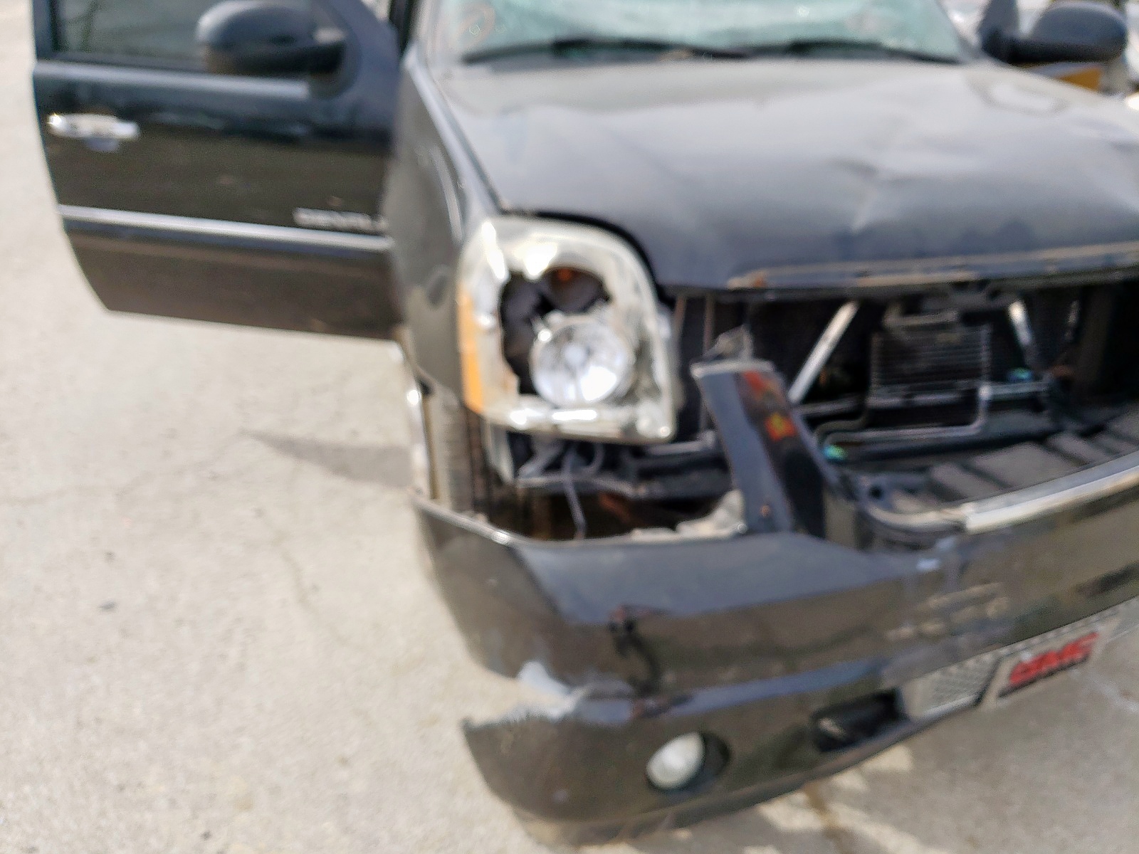 Photo 9 from auction – 2007 GMC YUKON DENA with VIN 1GKFK63897J236504