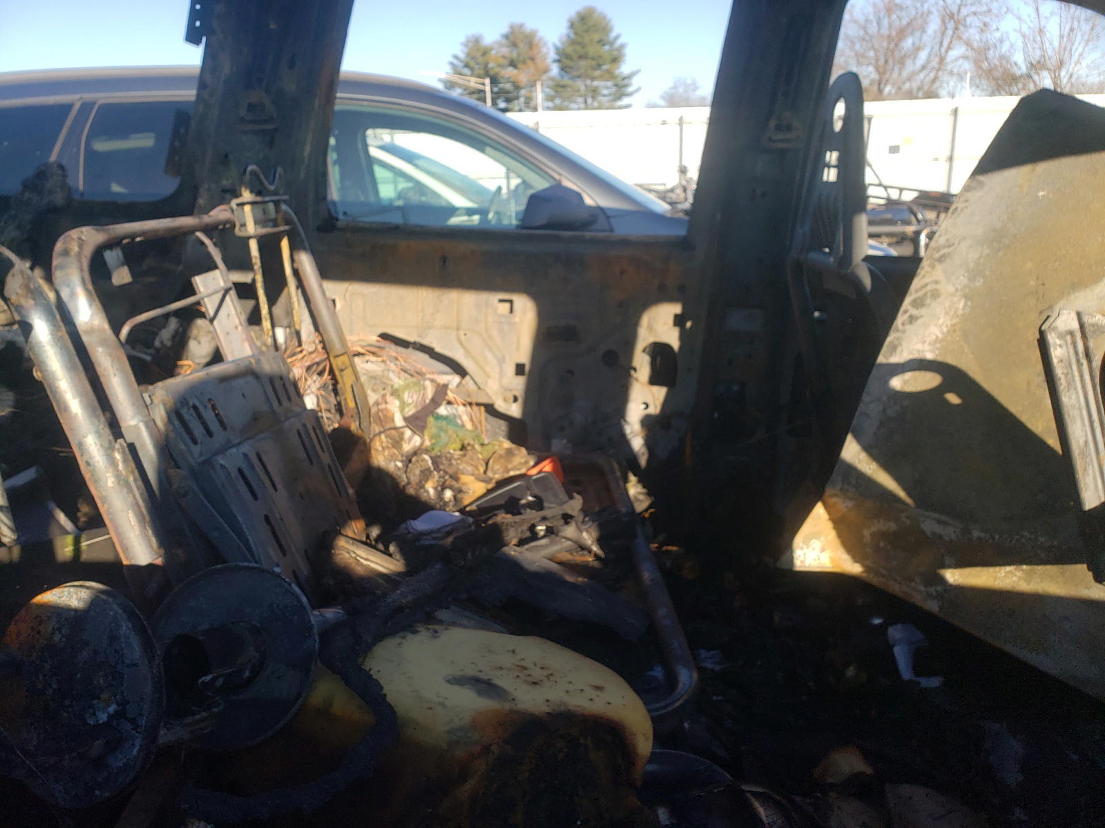 Photo 6 from auction – 2003 FORD EXCURSION with VIN 1FMSU43PX3ED40675