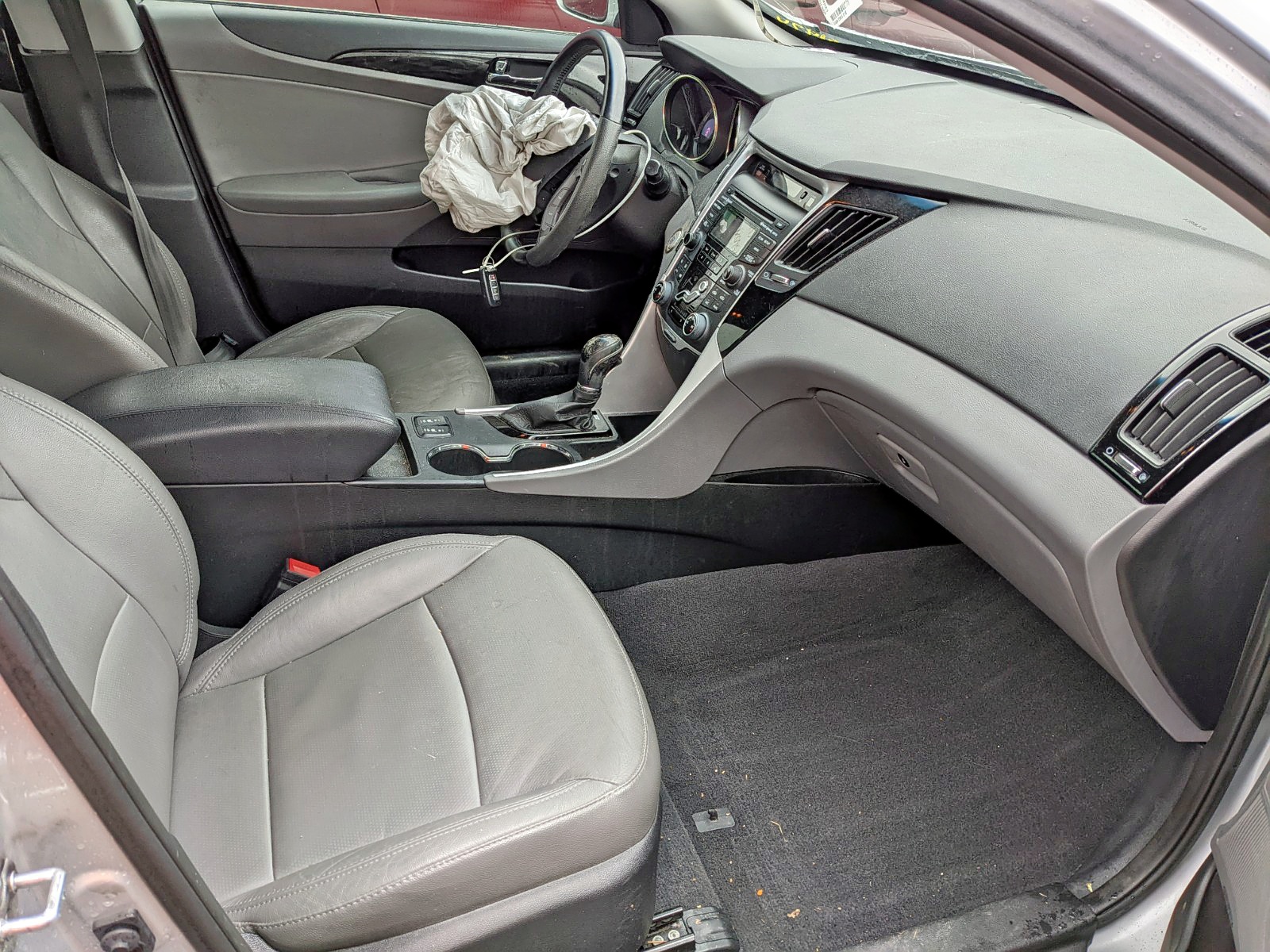 Photo 5 from auction – 2012 HYUNDAI SONATA SE with VIN 5NPEC4ACXCH451974