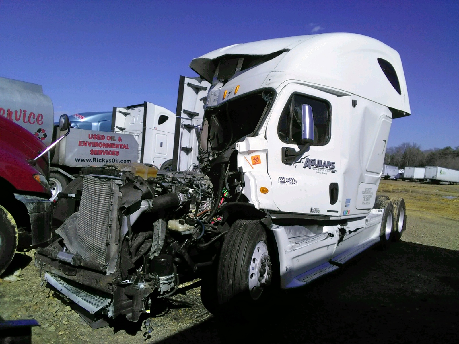Photo 2 from auction – 2009 FREIGHTLINER CASCADIA 1 with VIN 1FUJGLDR09LAH8579