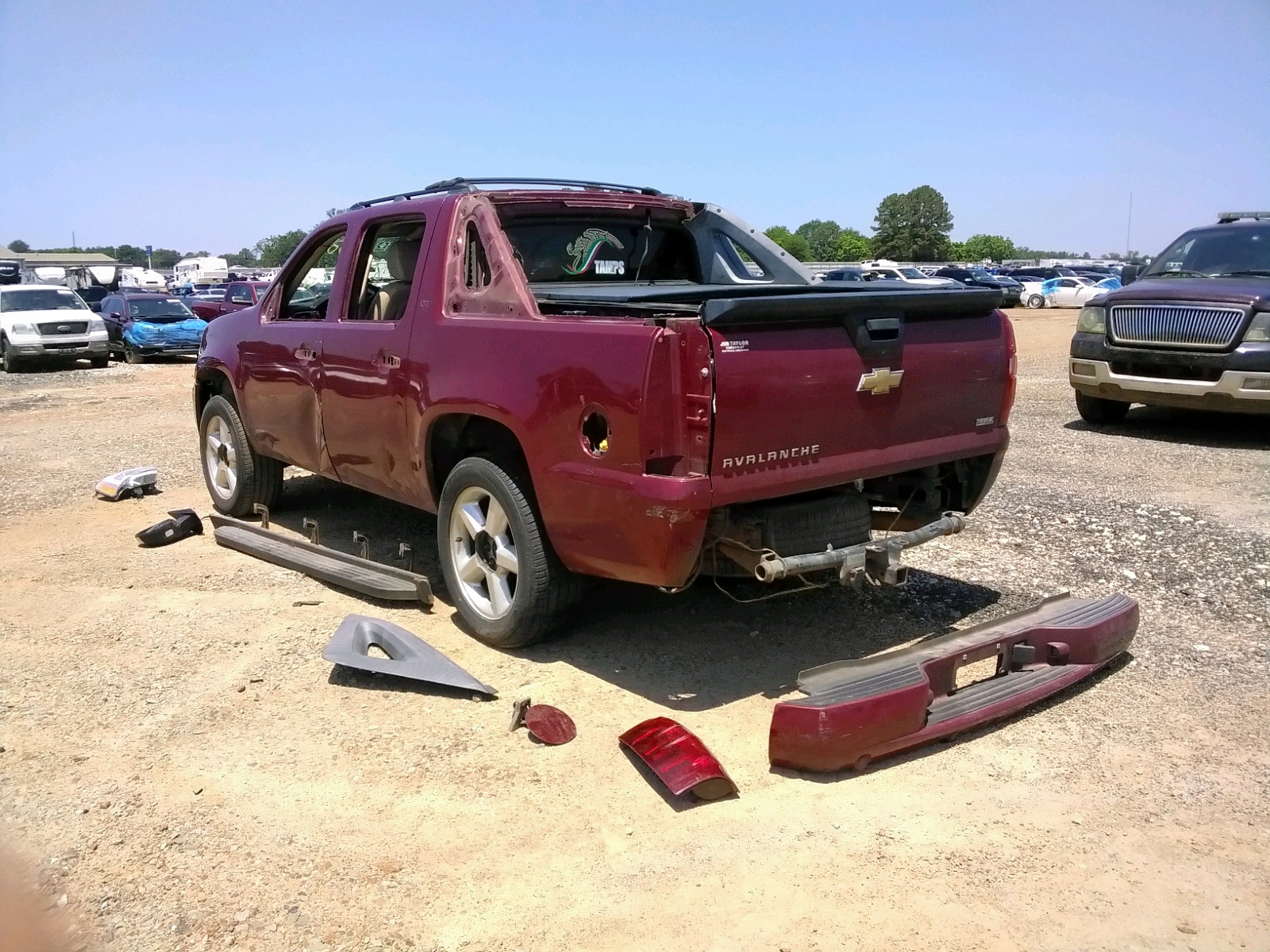 Photo 3 from auction – 2007 CHEVROLET AVALANCHE with VIN 3GNFK12327G280051