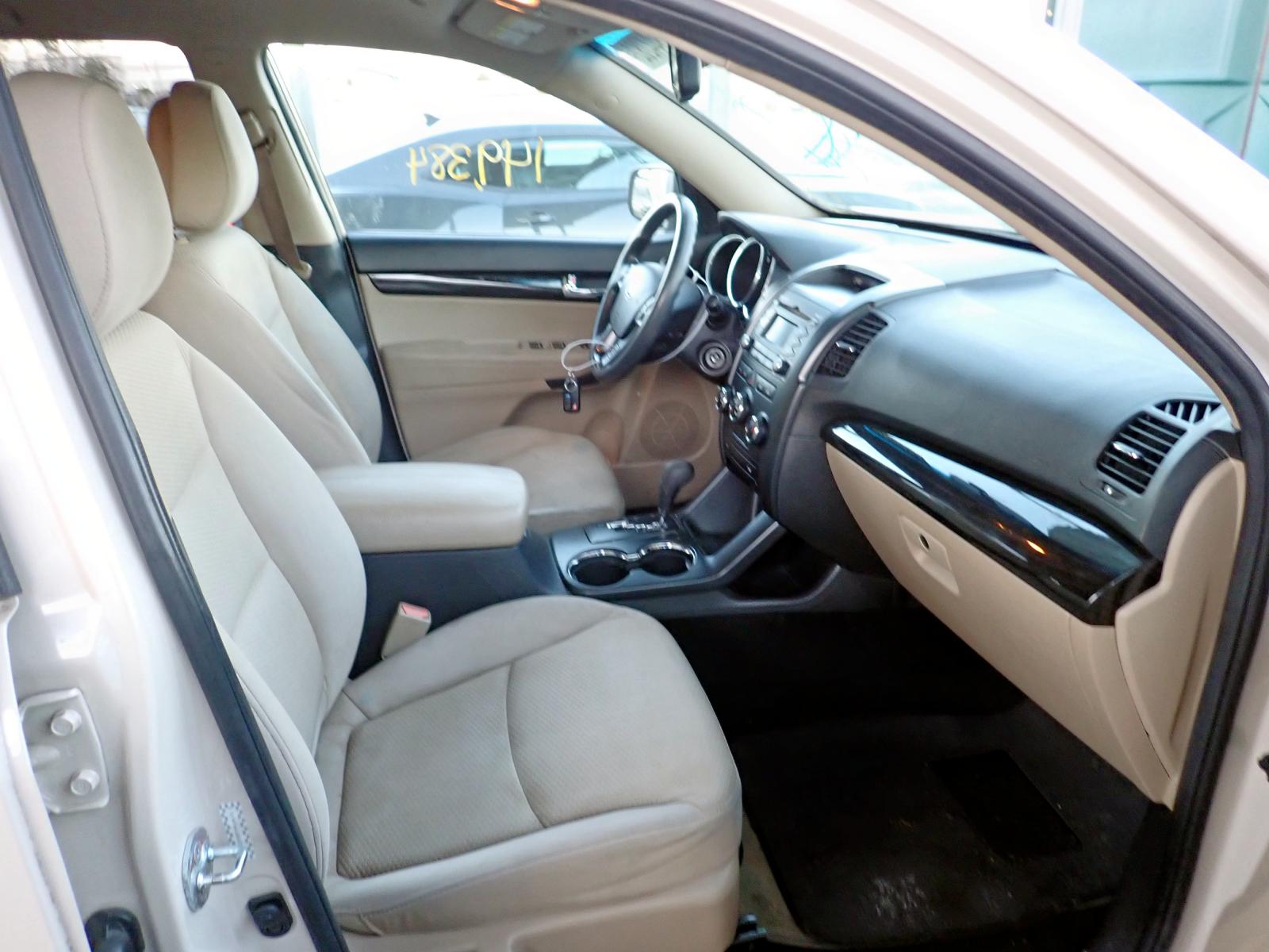 Photo 5 from auction – 2011 KIA SORENTO BA with VIN 5XYKT4A16BG033340