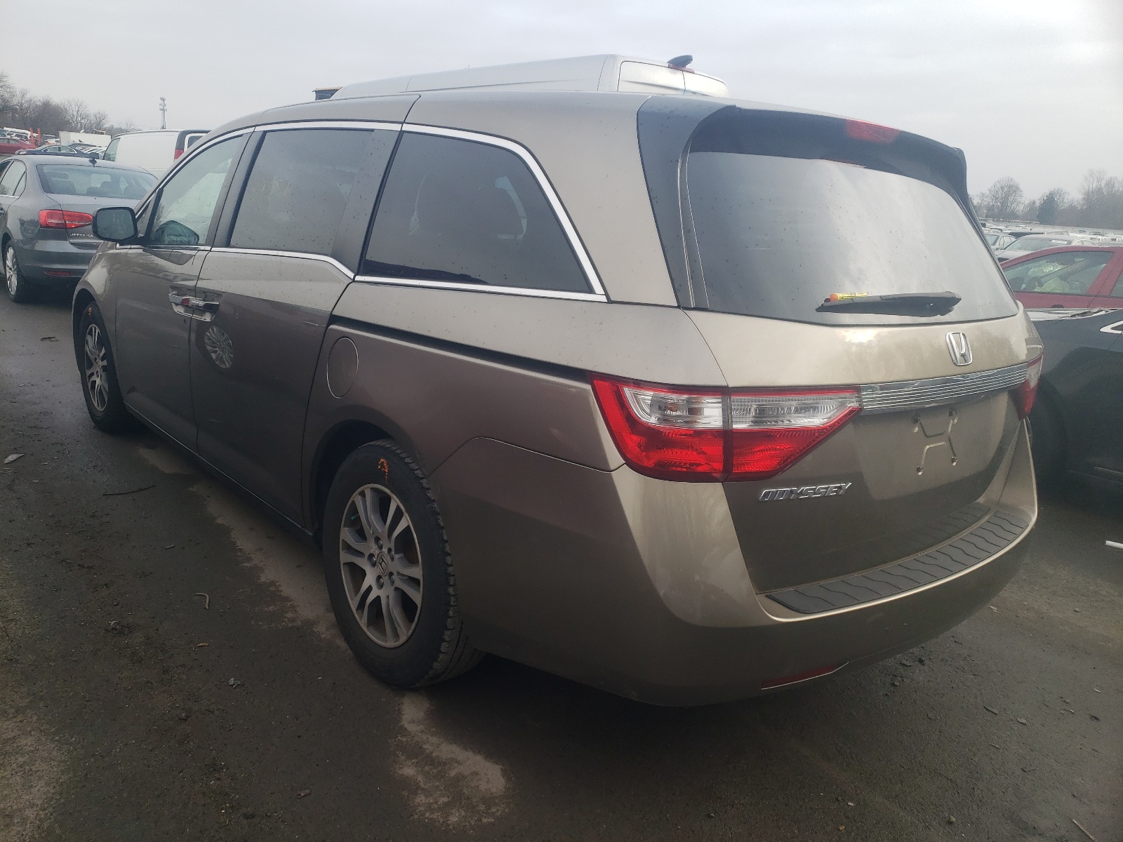 Photo 3 from auction – 2011 HONDA ODYSSEY EX with VIN 5FNRL5H41BB052941