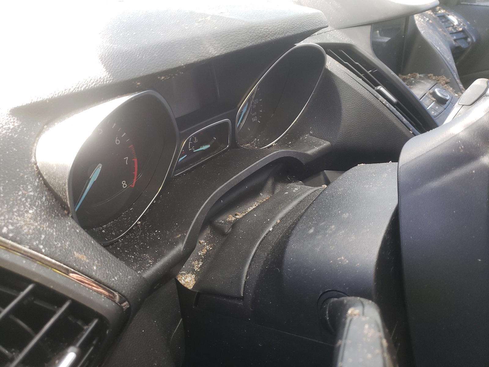 Photo 8 from auction – 2018 FORD ESCAPE SEL with VIN 1FMCU0HD9JUB06235