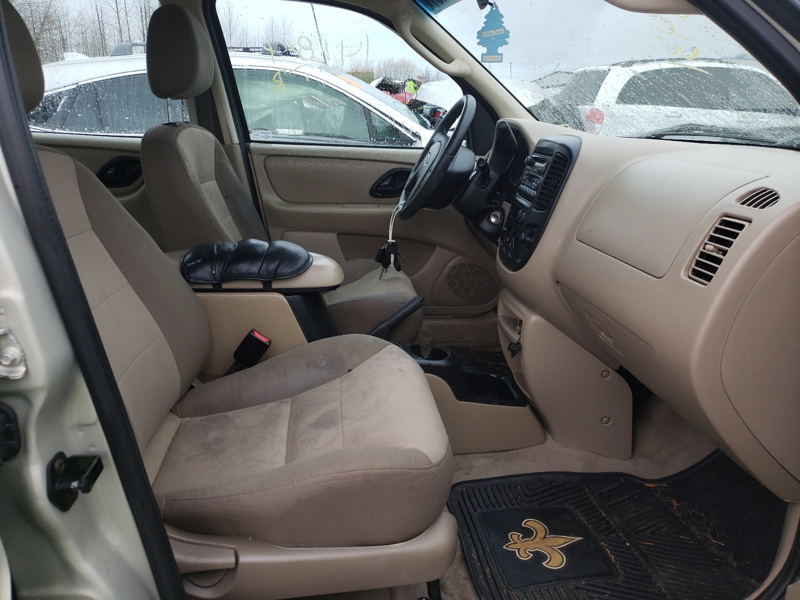 Photo 5 from auction – 2003 FORD ESCAPE XLS with VIN 1FMYU02153KB24055