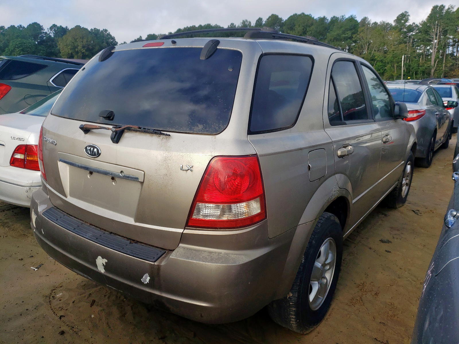 Photo 4 from auction – 2006 KIA SORENTO EX with VIN KNDJC733865634243