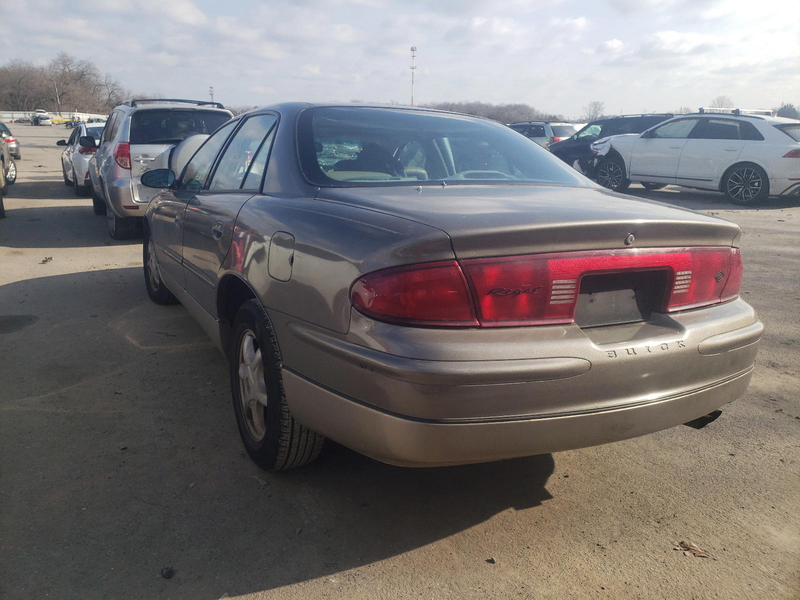 Photo 3 from auction – 2003 BUICK REGAL LS with VIN 2G4WB52KX31147429