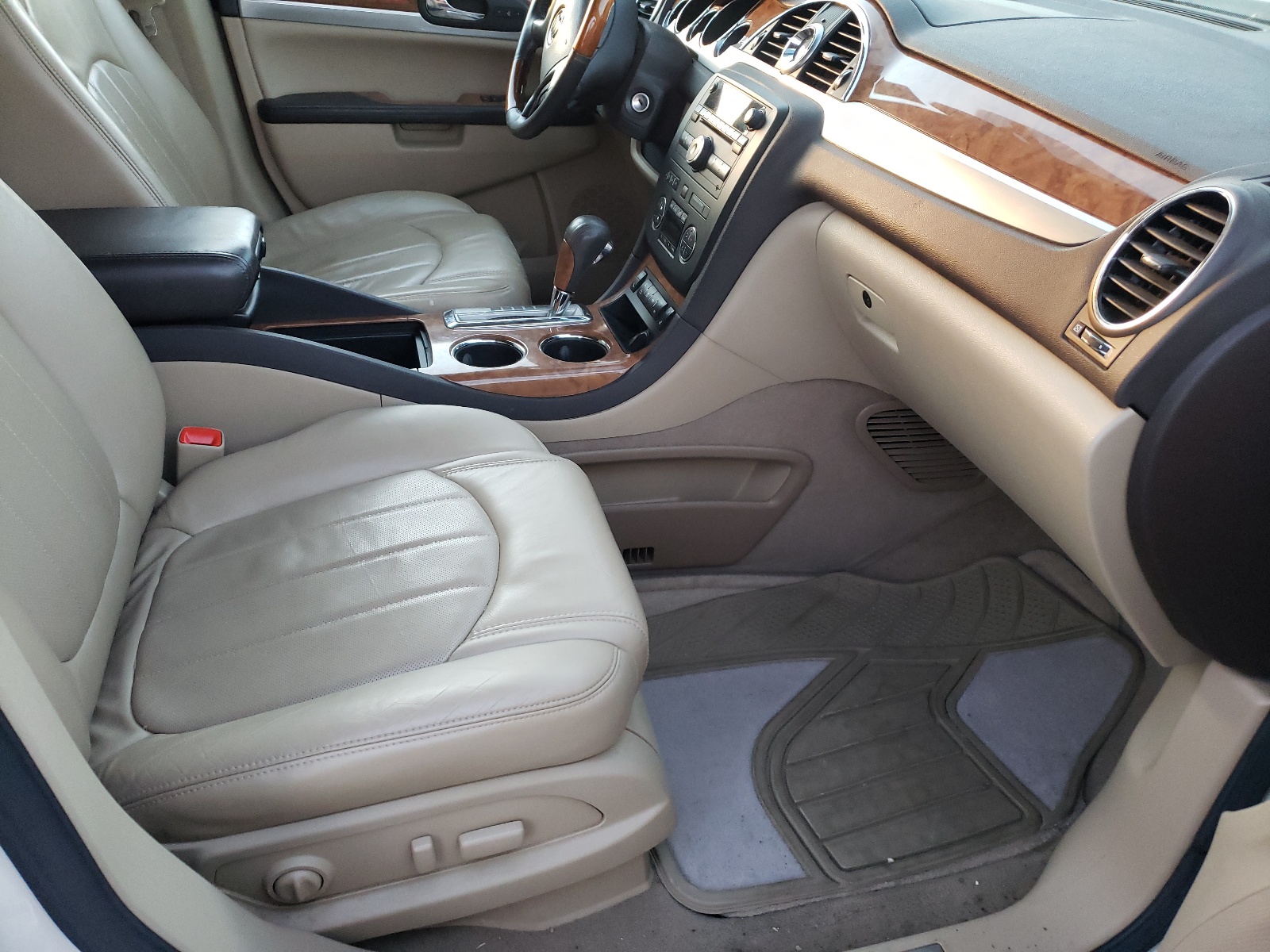 Фото 5 с аукциона – 2009 BUICK ENCLAVE CX с VIN 5GAER23D19J165117