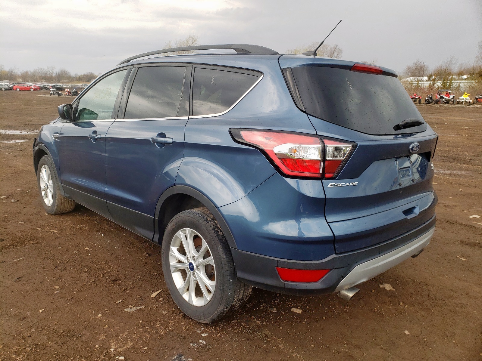 Photo 3 from auction – 2018 FORD ESCAPE SE with VIN 1FMCU9GD8JUC30082
