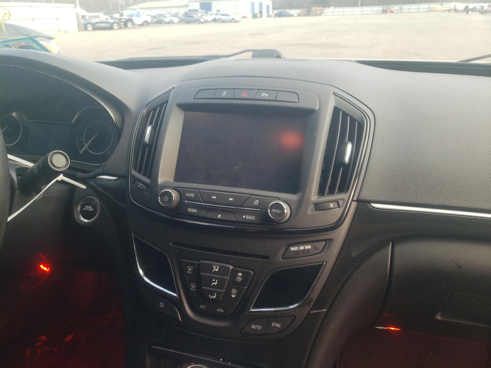 Photo 9 from auction – 2015 BUICK REGAL PREM with VIN 2G4GN5EXXF9188359