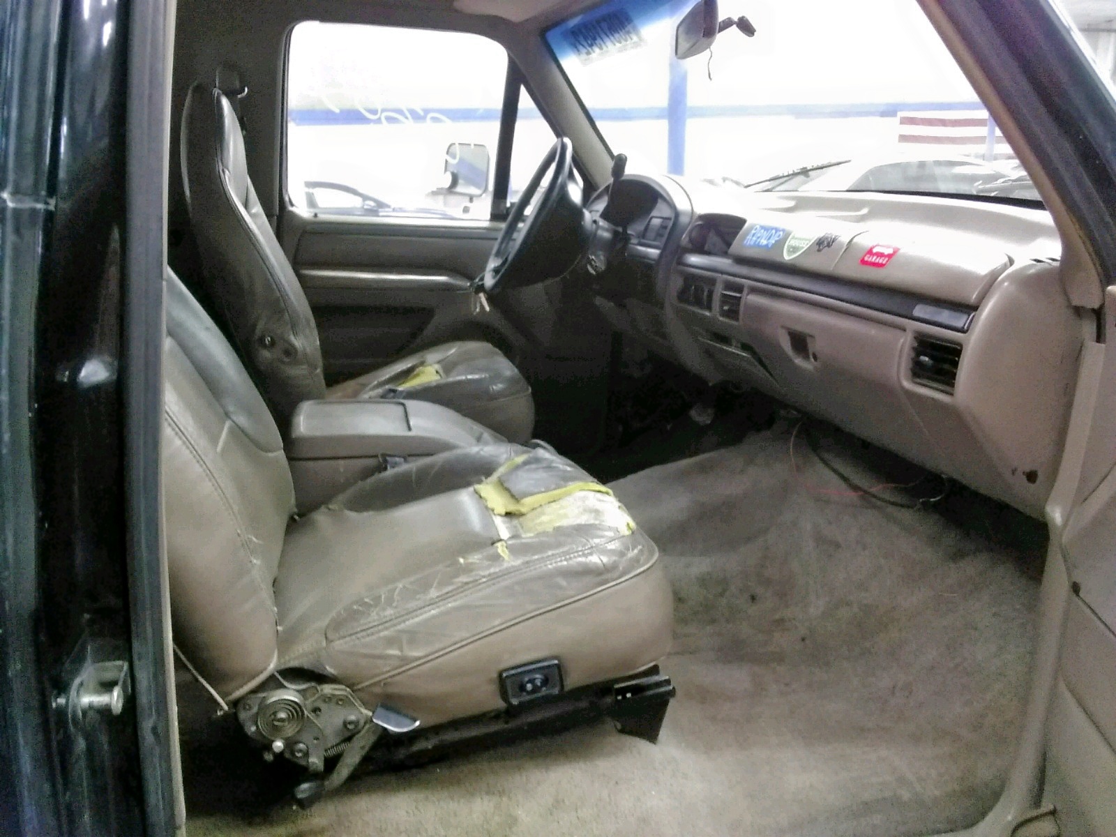 Photo 5 from auction – 1993 FORD BRONCO U10 with VIN 1FMEU15H7PLA08390