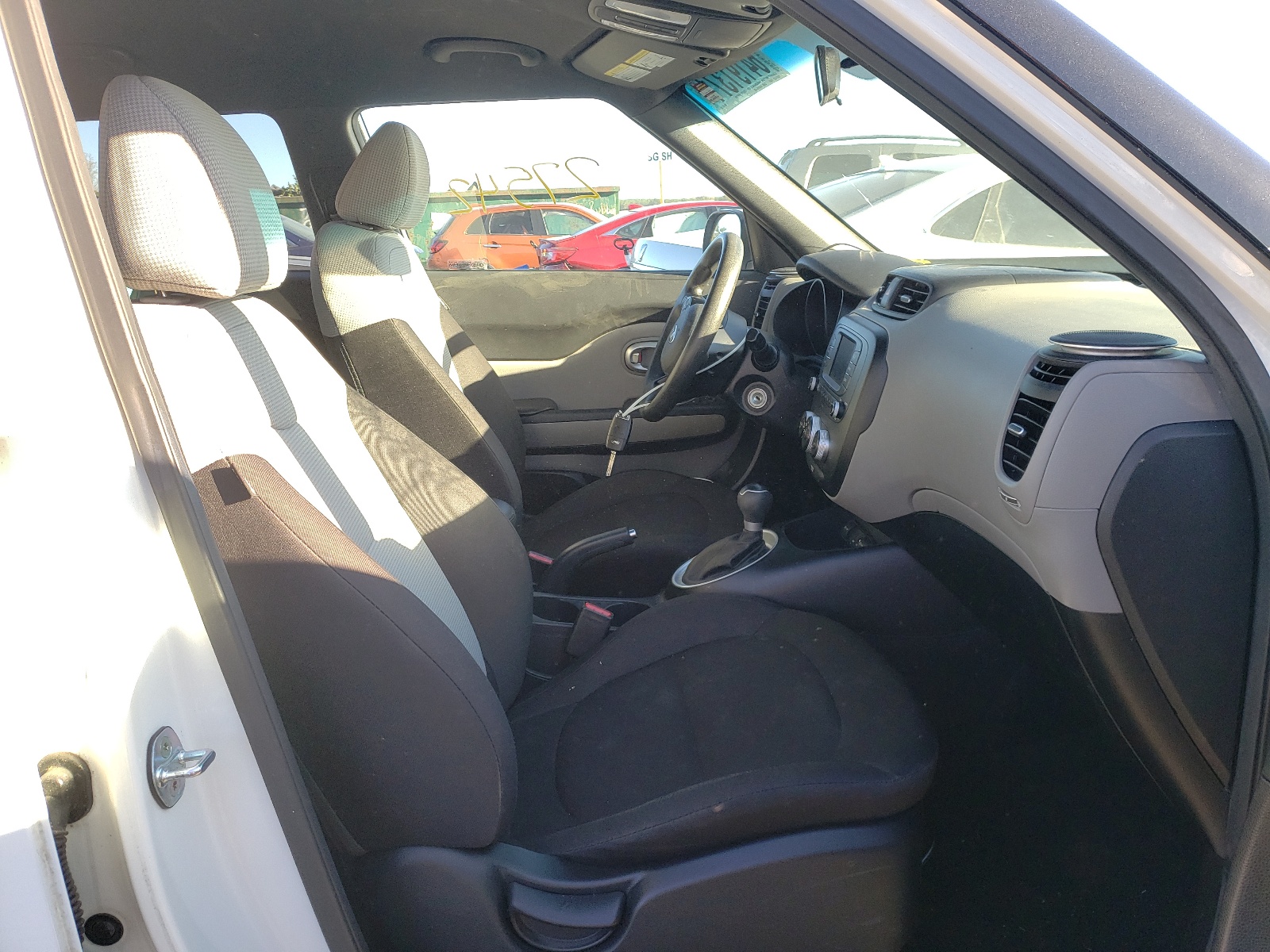 Photo 5 from auction – 2017 KIA SOUL with VIN KNDJN2A22H7455730