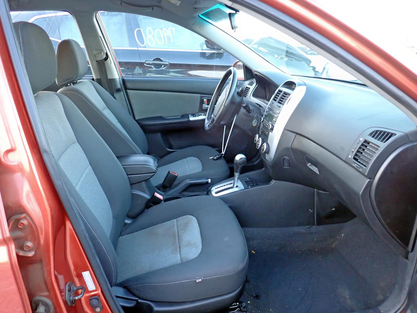 Photo 5 from auction – 2007 KIA SPECTRA5 S with VIN KNAFE161175001878