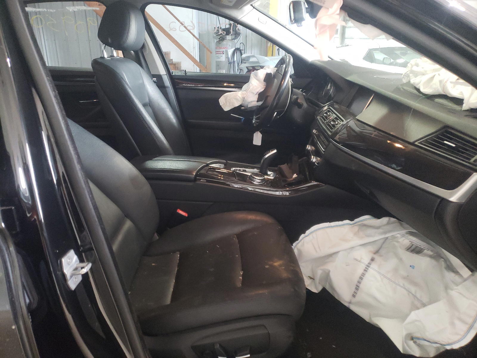 Photo 5 from auction – 2016 BMW 528 XI with VIN WBA5A7C5XGG148013